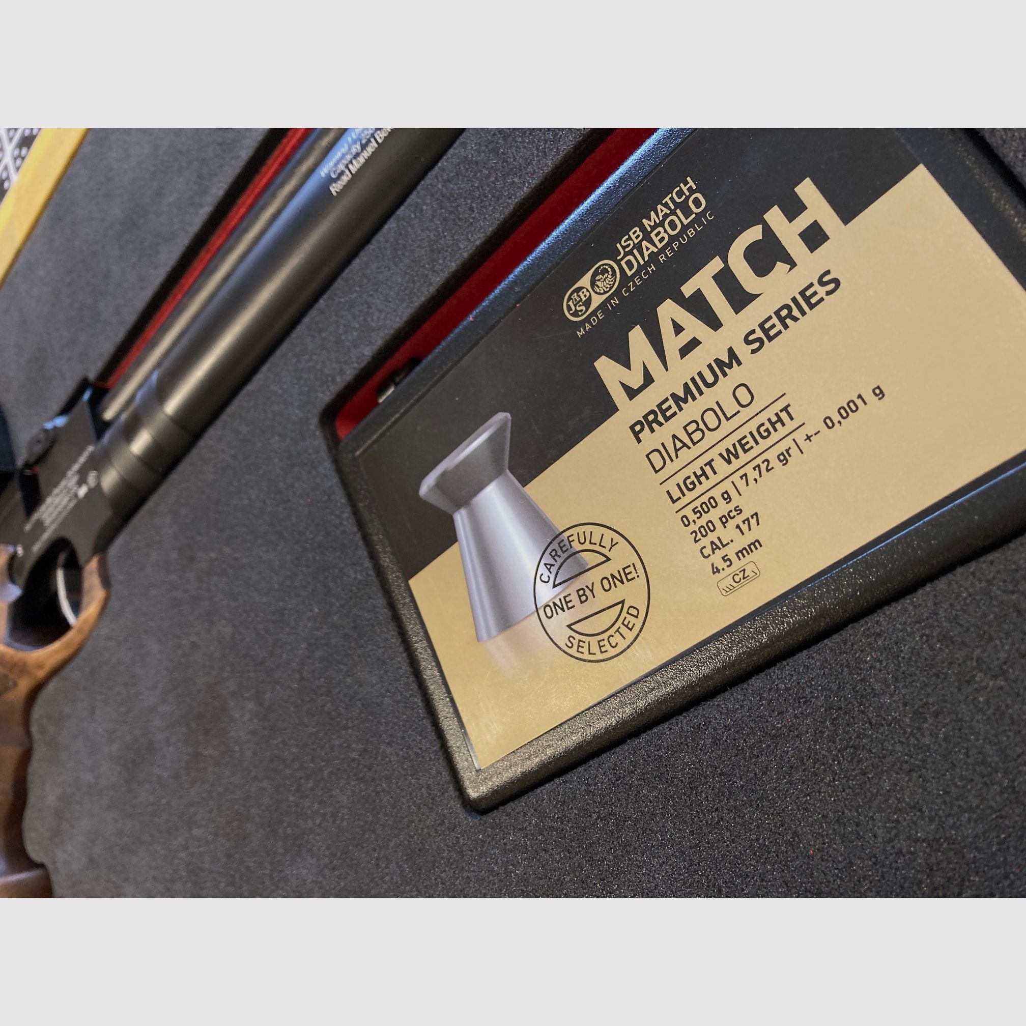 CNC-gefräste Koffereinlagen aus festem Schaumstoff