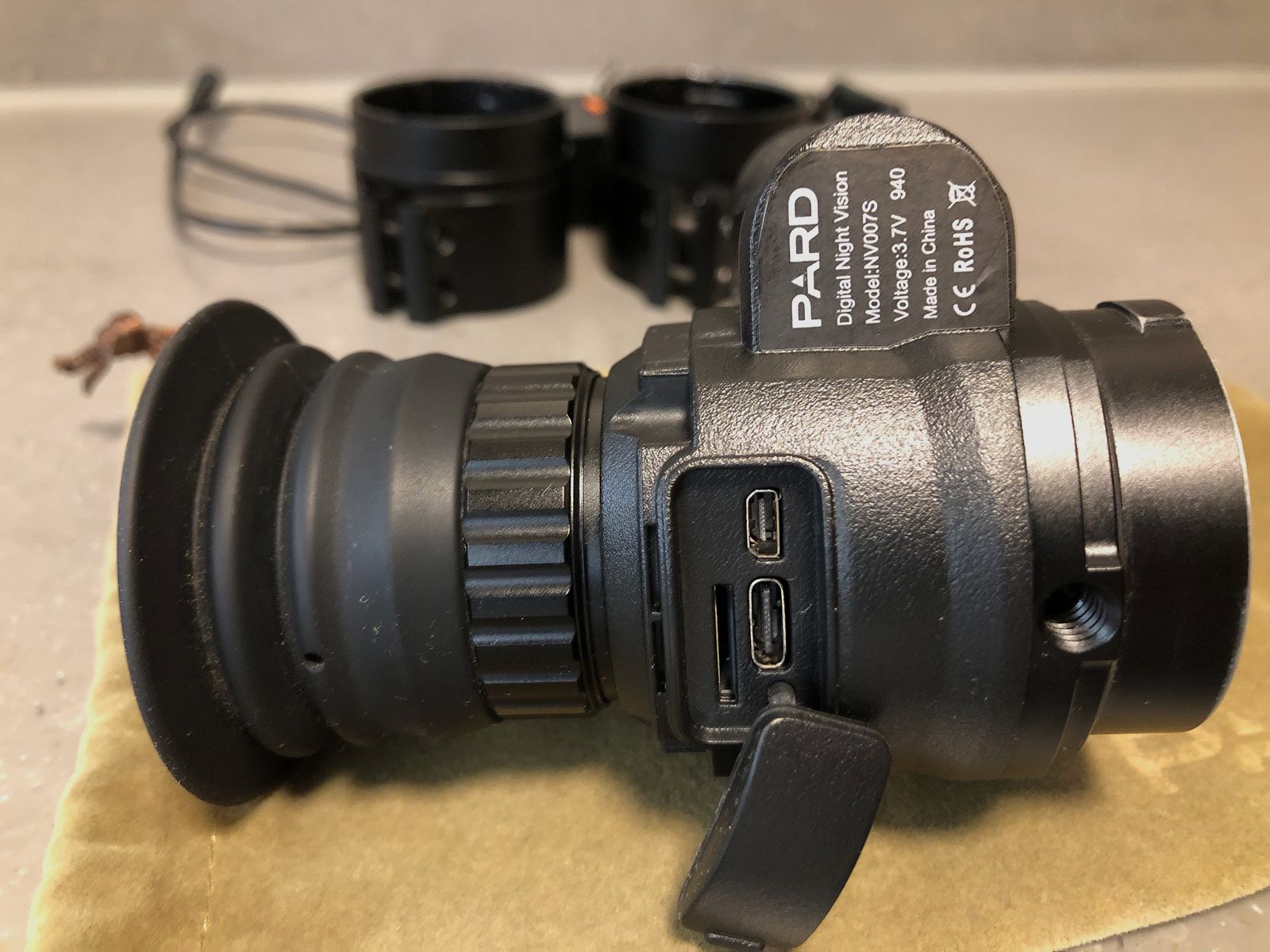Pard urządzenie do nocnego widzenia NV007S 16mm w tym adaptery 45 i 48 mm + 2 akumulatory