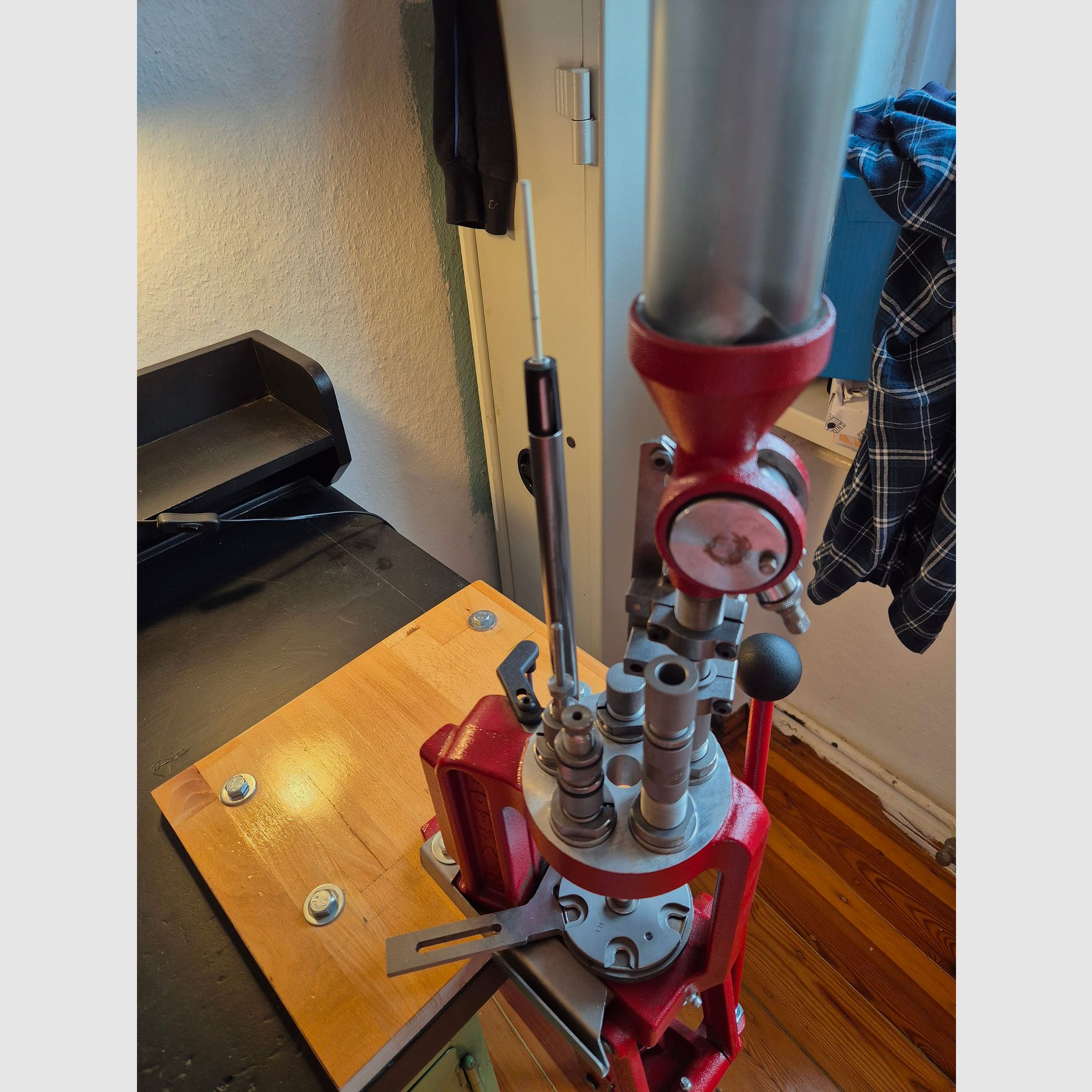 Hornady 5-Station Wiederladepresse Komplettset + massiver Tisch & Zubehör