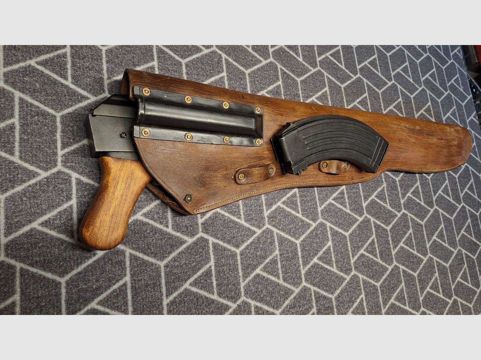 Fucile d'assalto AK47 con custodia da partigiano UNICO!