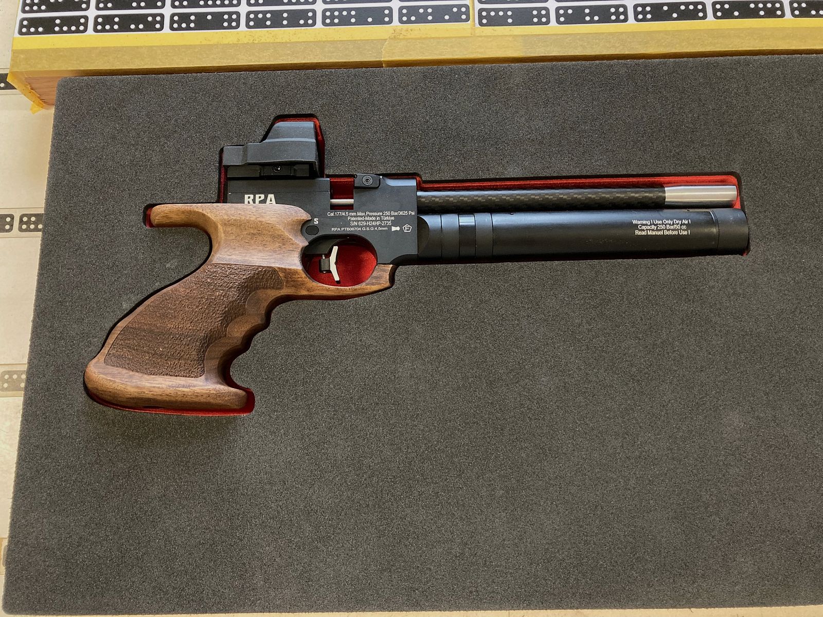 CNC-gefräste Koffereinlagen aus festem Schaumstoff