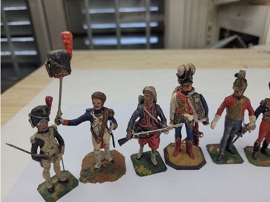 Set aus 8 Zinnfiguren – Offiziere der Garde, Grenadier, Turco, Drache, Jäger … Sehr gute Qualität