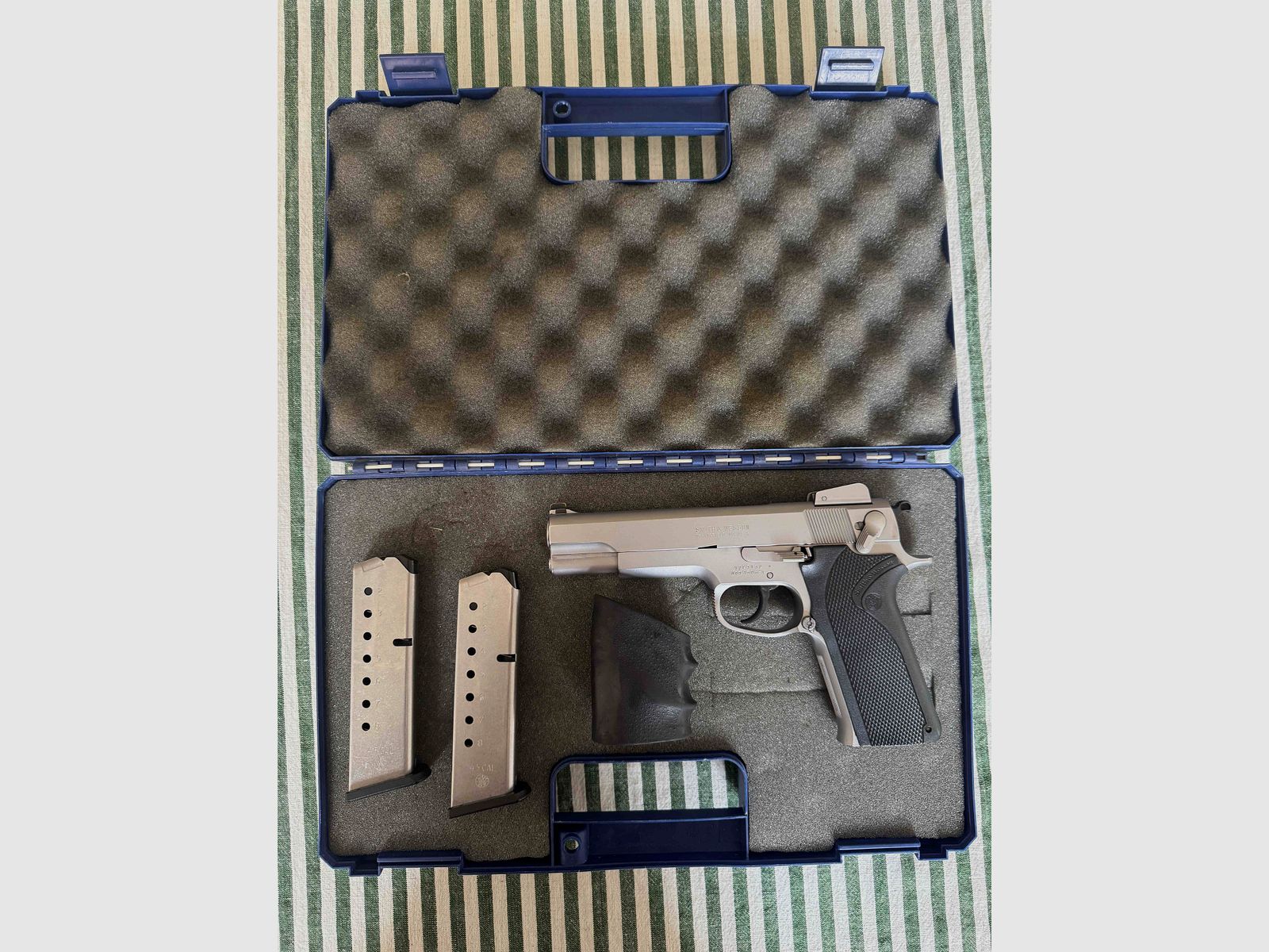 Smith & Wesson 4506-1 in .45 Auto
