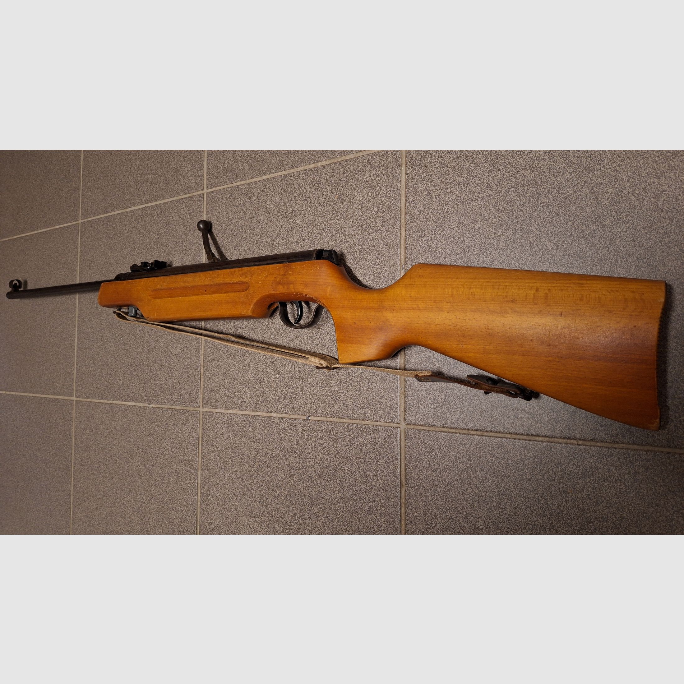 Haenel Suhl 310 DDR-Luftgewehr mit Sportschaft+8er Magazin!