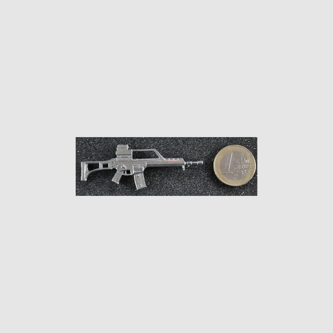 Sturmgewehr H&K G36 als Metall-Anstecker
