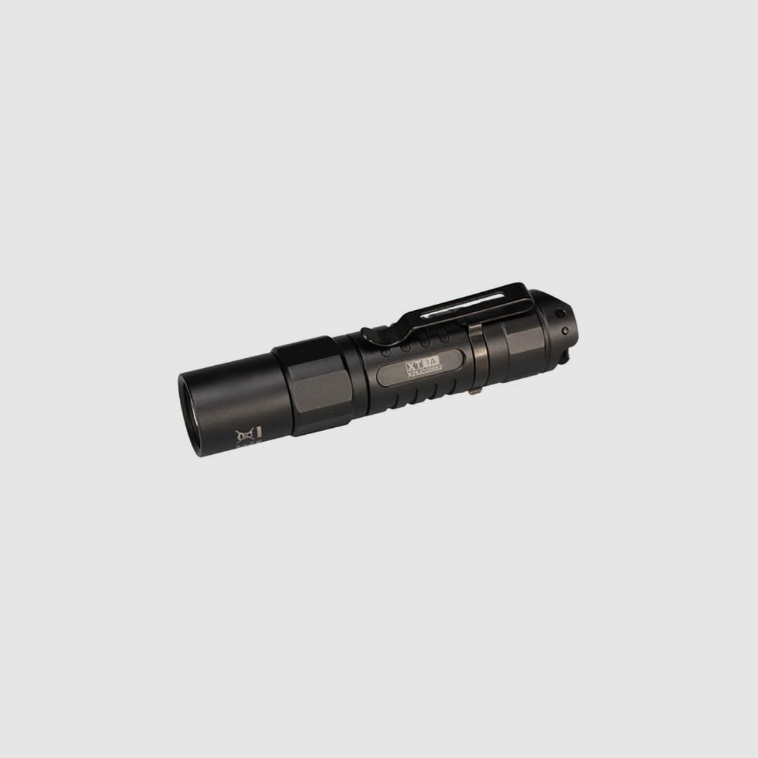 LED flashlight XT1A, 1,000 lumens (including battery), image 1 of 12