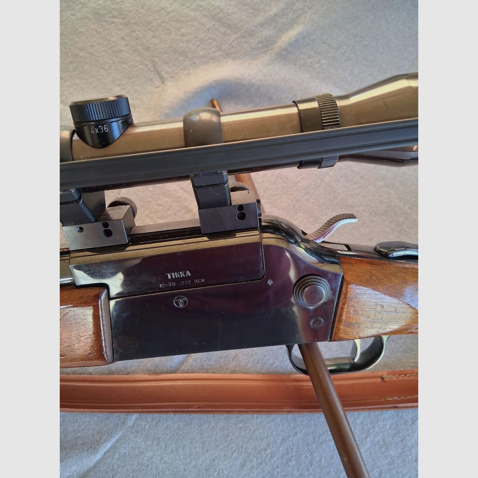 Fusil à deux coups Langwaffe Tikka 12/70 et 222 Rem. avec lunette de visée Sornet 4x