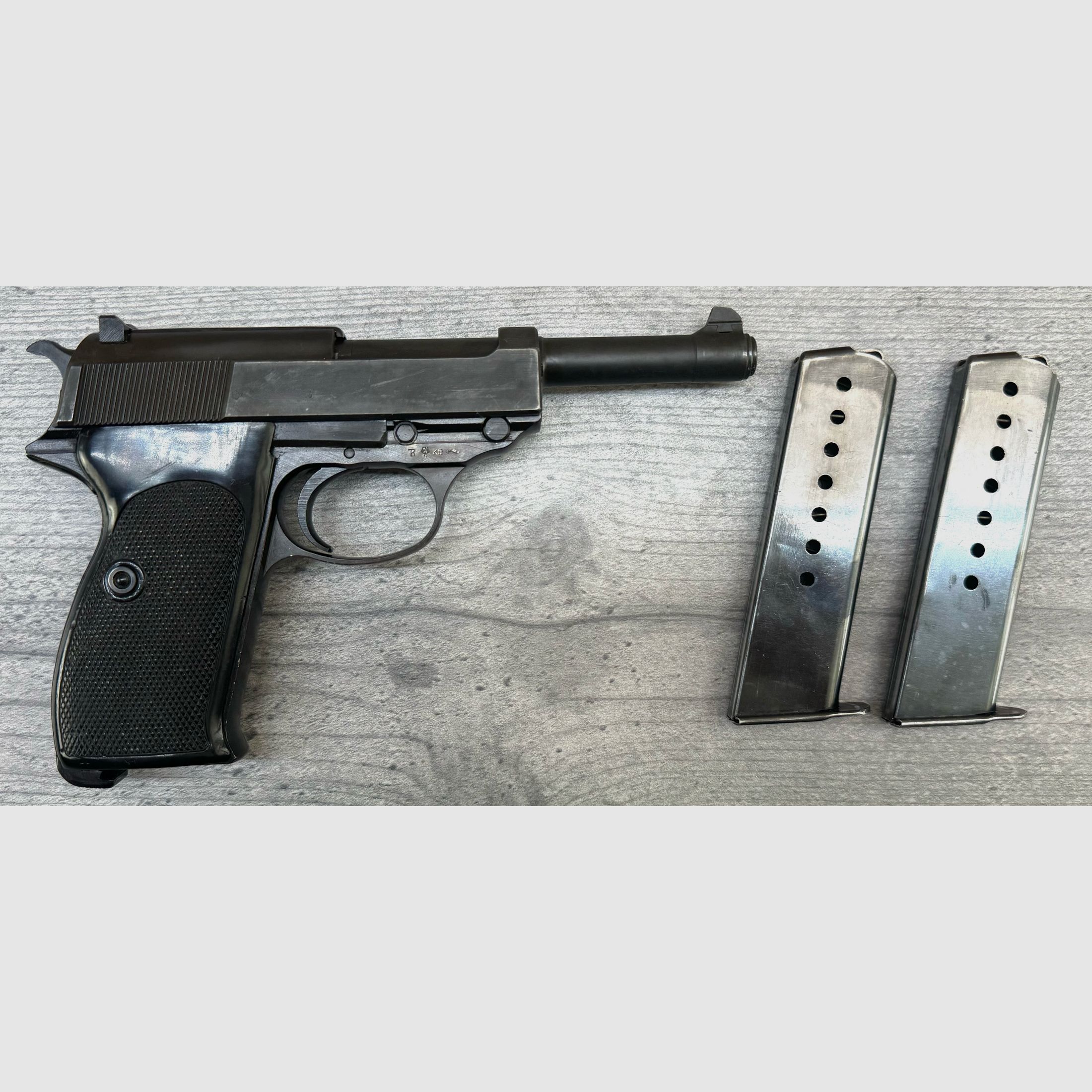 Carl Walther Waffenfabrik Ulm P38, 2x Magazine, Kal.: 9mm Luger