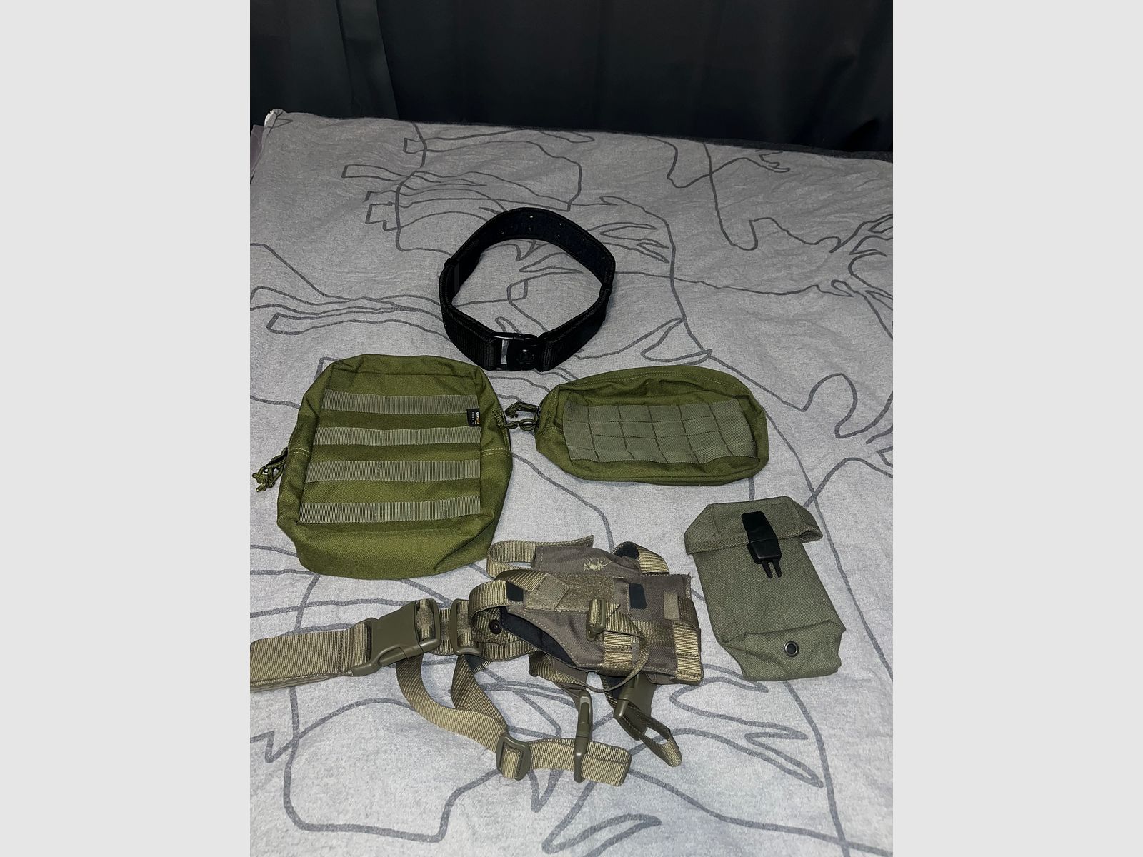Ausrüstungsset 3 Taschen, Pistolenholster und Einsatzgürtel