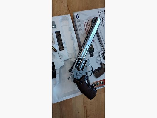 CO2 Revolver DAN WESSON 8"