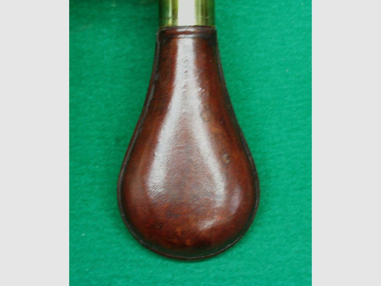 India botella de polvo, cuero