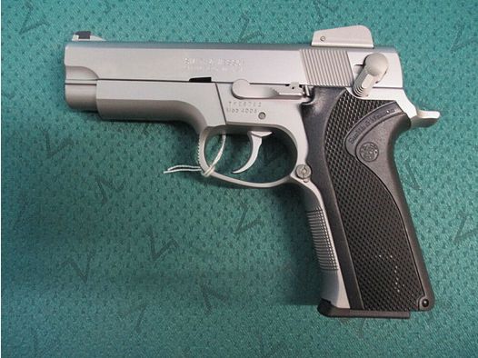 Pistole Smith & Wesson Mod. 4006 im Kaliber .40 S&W 4006