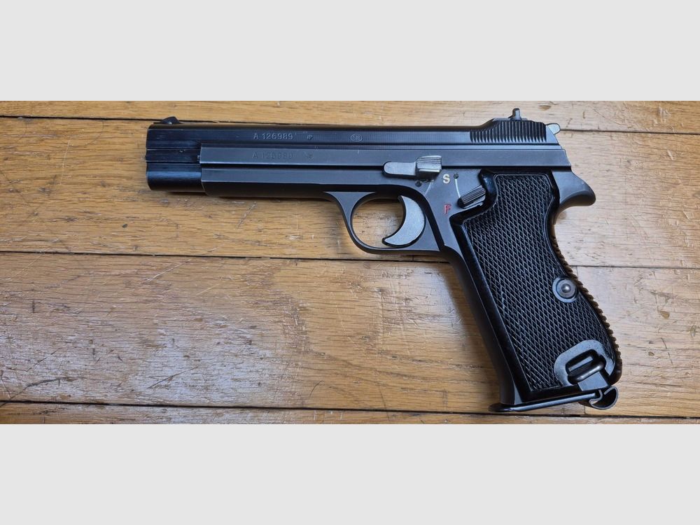 Très beau pistolet SIG P210-2 – Mythe du 9 para – Arme militaire du 4° contrat – Vers 1957/60-62 – Très bon Bronzage – Fonctionnement et canon de rêve – 2° chargeur et étui (la totale!) fournis en sus – État TBE+/TBE++ !, image 3 sur 26
