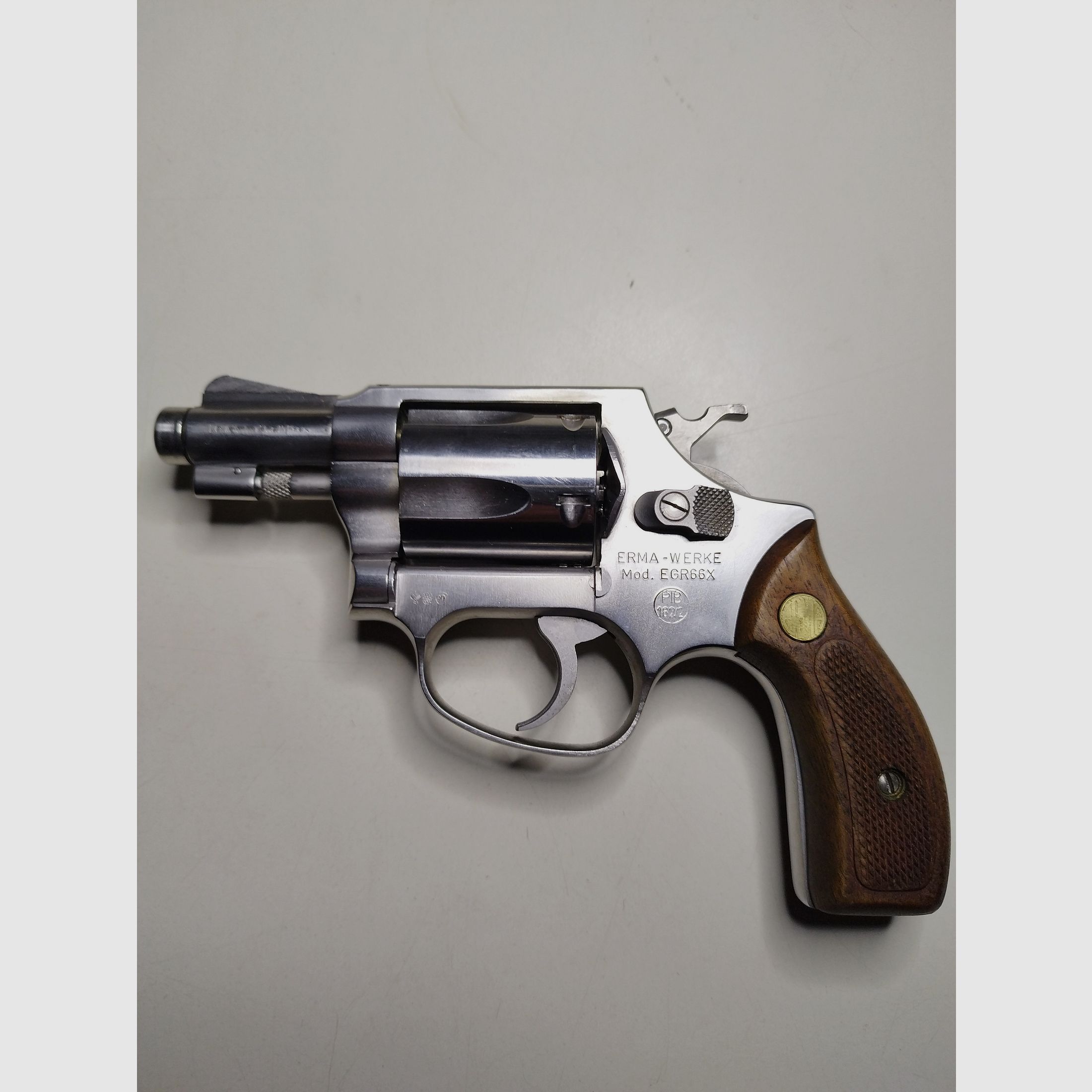 Beautiful ERMA EGR 66X - SRS pistol 9mm blank/gas with holster - rare collector's item PTB