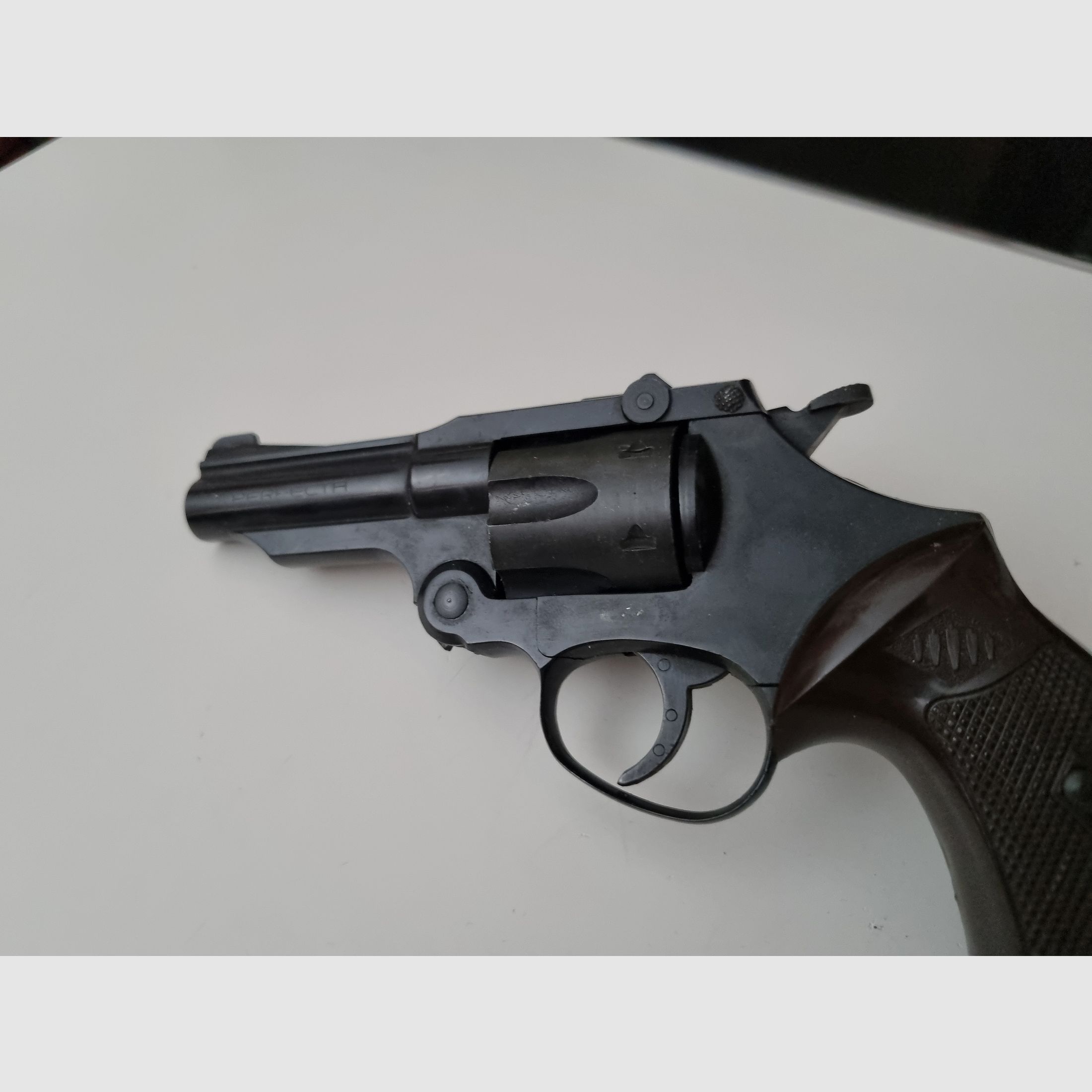 Perfect Mod G blank-firing revolver tipping revolver