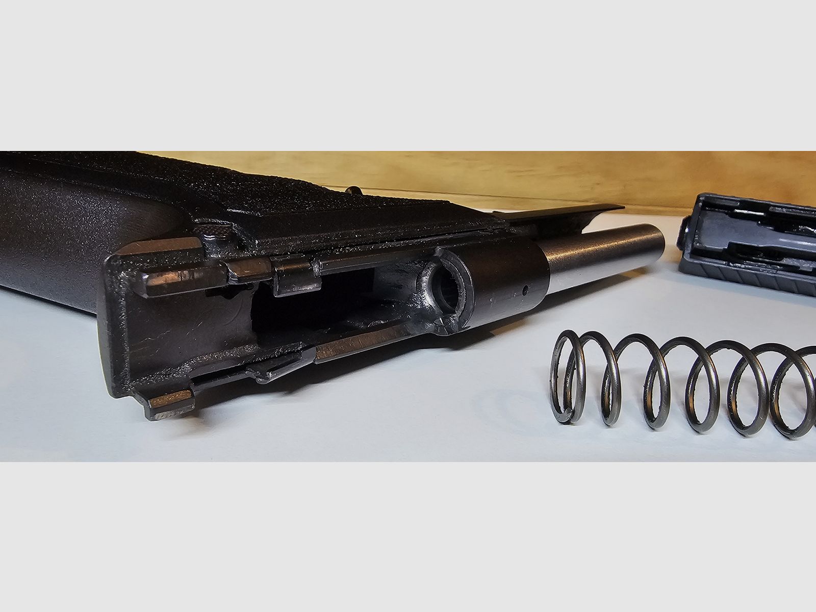 HK P7, Heckler & Koch P7 M13, 9mm, including 3 magazines, original manufacturer's box and instruction manual