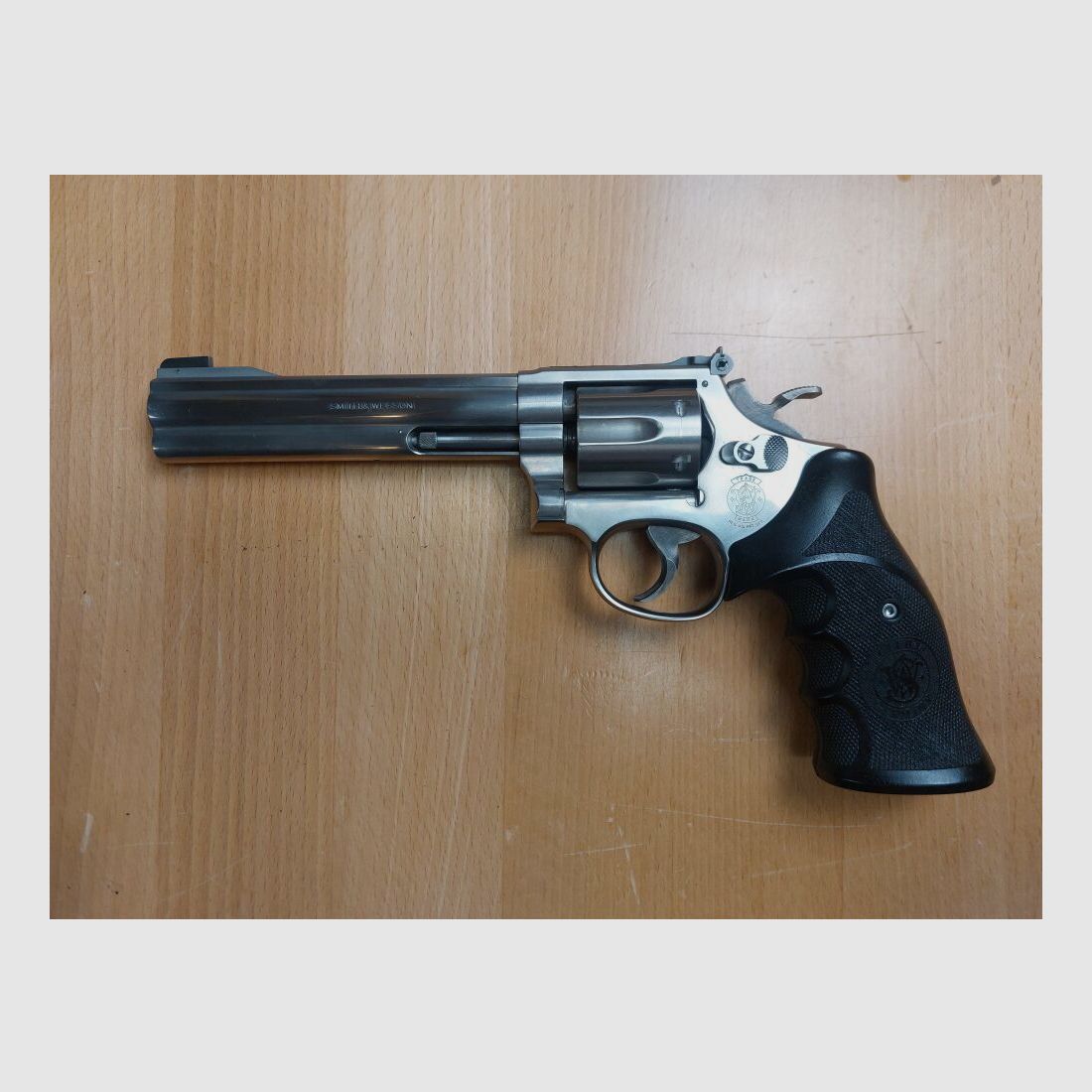 Smith & Wesson, USA 617-1, image 2 sur 10