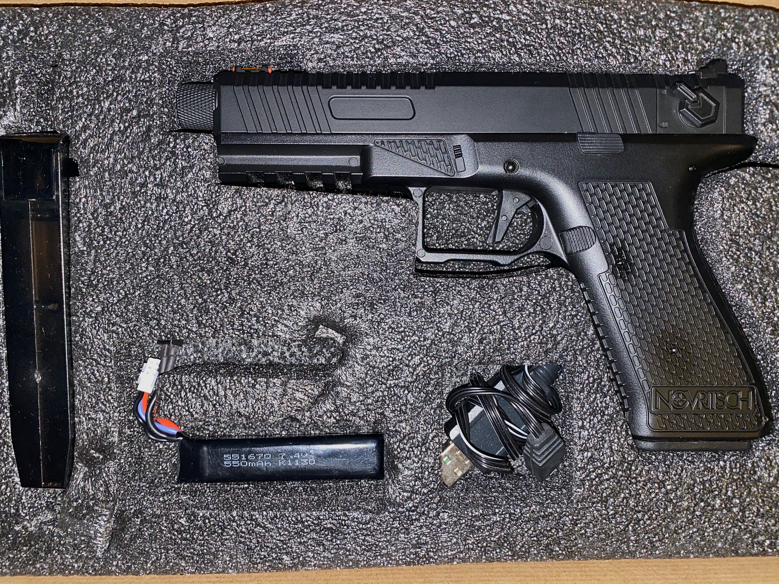 Novritsch AEP Airsoftpistole inkl. Akku, Ladegerät & 3000 BBs – top Zustand