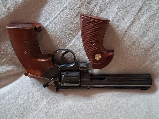 Colt Python.
