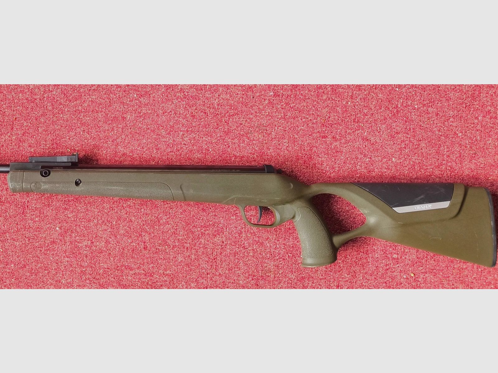 Price negotiable!! ⚠️ Attention collectors Diana 34 EMS Legion foreign special edition 514 of 999, Only two pellets shot for testing, Functionally & visually in good condition, like new!!⚠️ Attention shipping costs free!! 