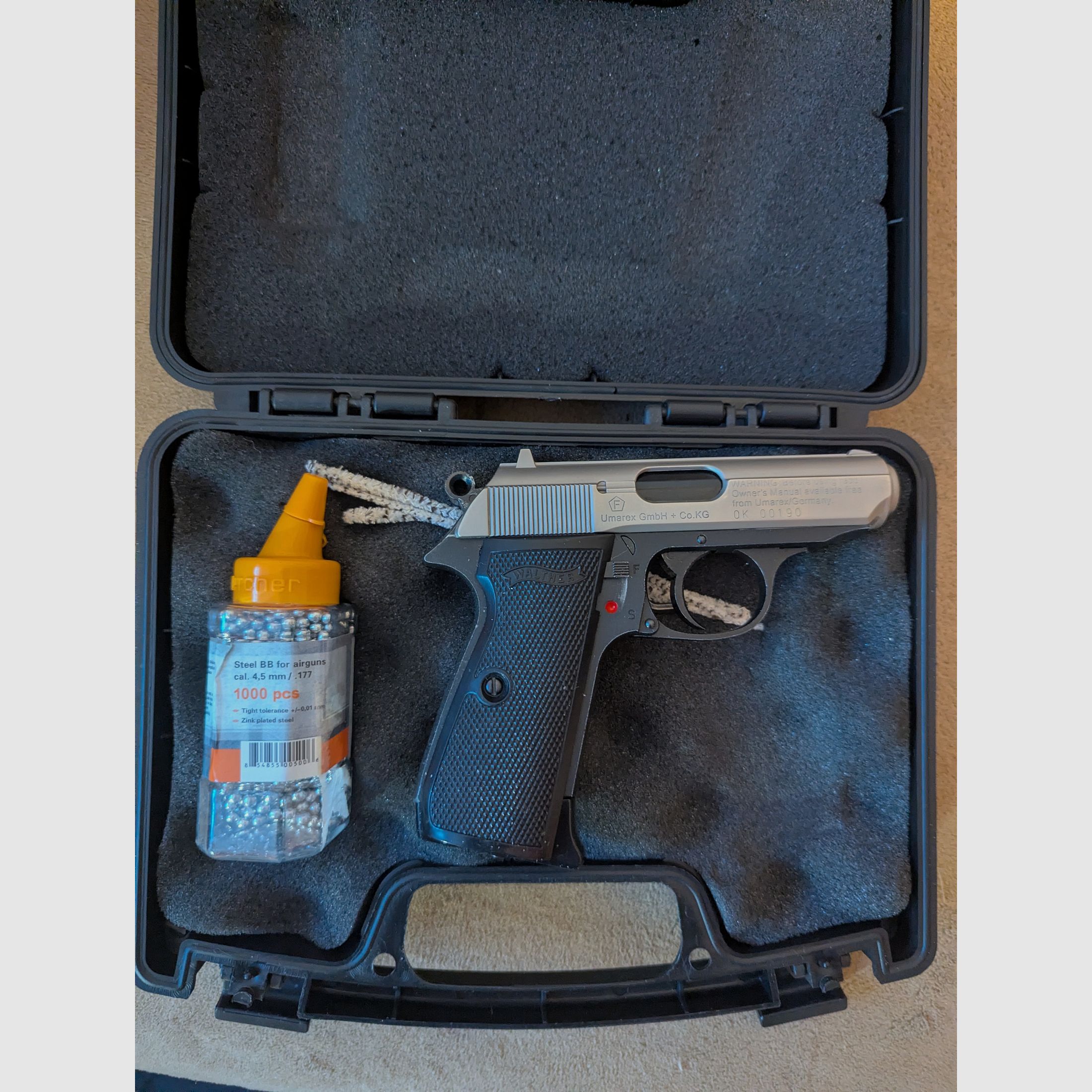 CO2 pistol Walther ppk/S 4.5mm with plowback with original box