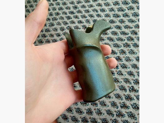 G3 Pistolengriff tiefes speckiges Oliv-Grün / stilistisch perfekt für Holz Handschutz // Polymer Griff