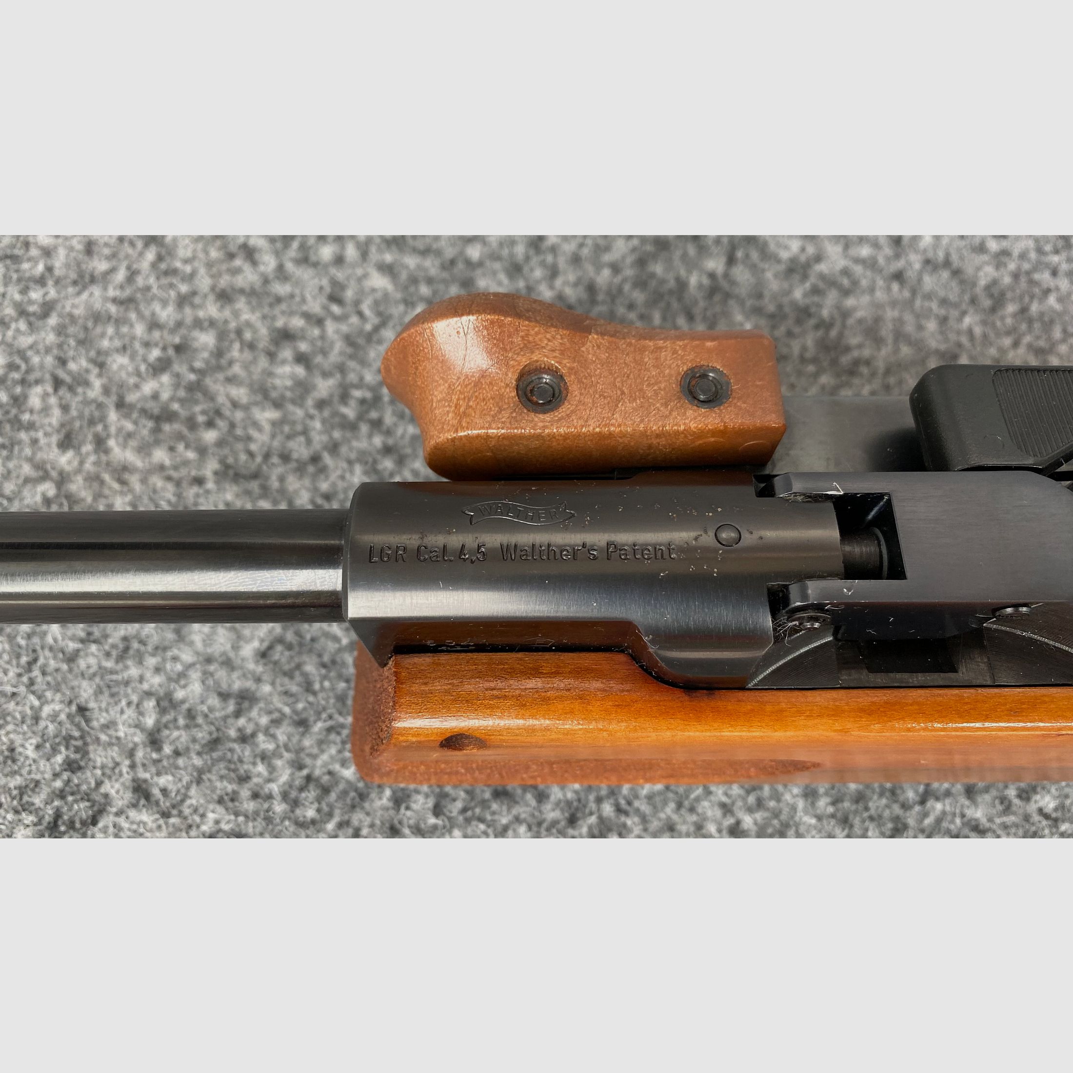 Walther LGR, Matchluftgewehr, Seitenspanner