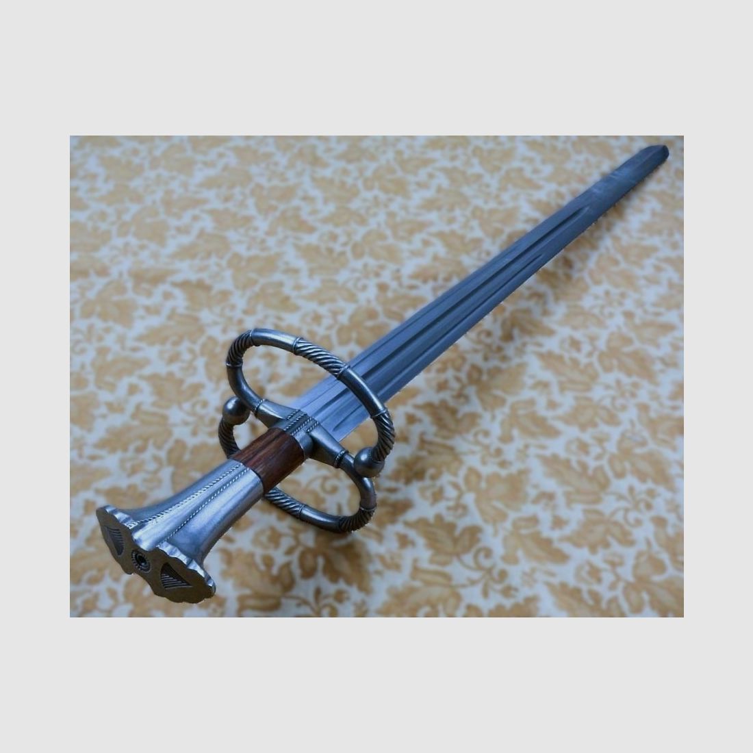 Like-new Katzbalger from Kingston Arms, sharp replica