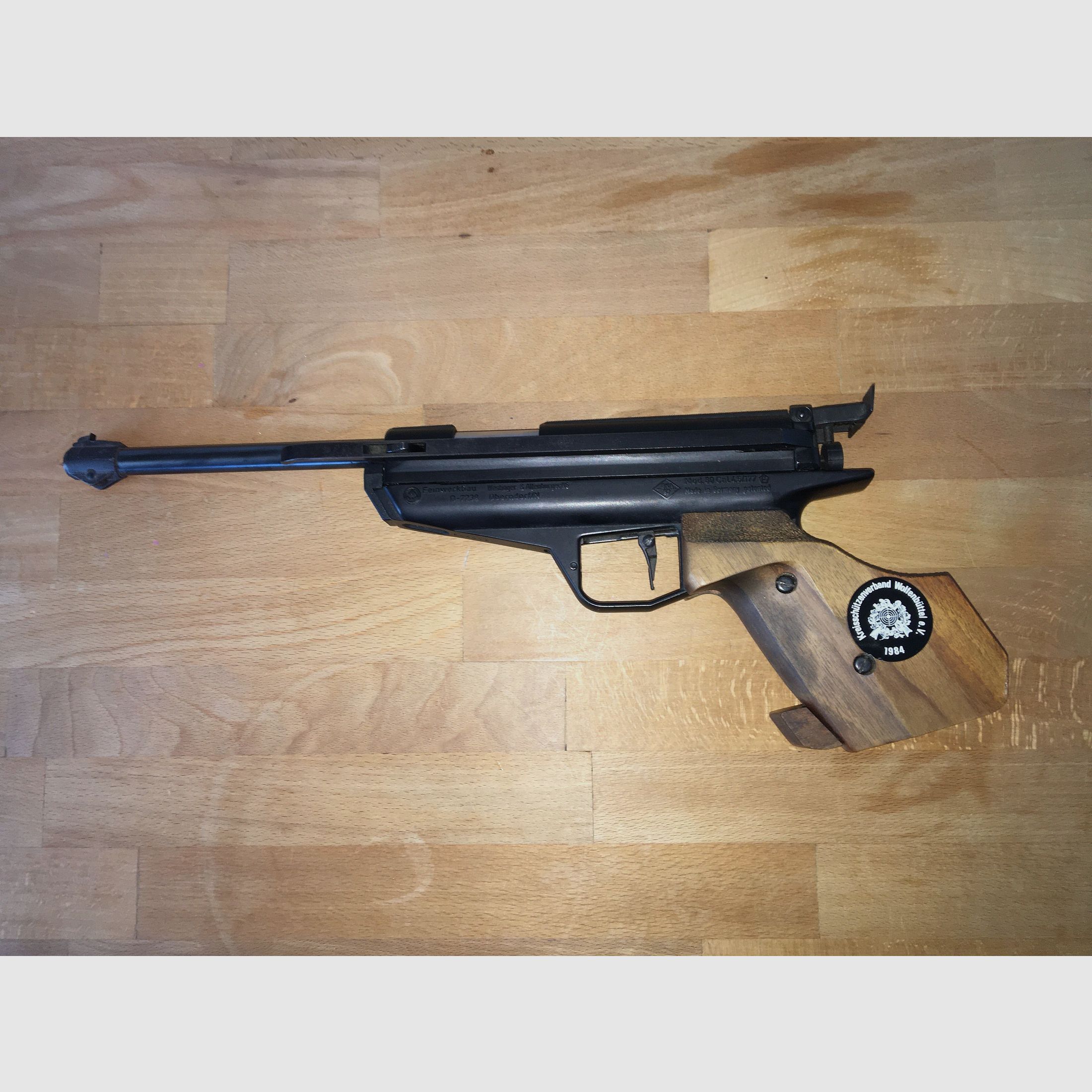 Pistola ad aria compressa da competizione 4,5mm