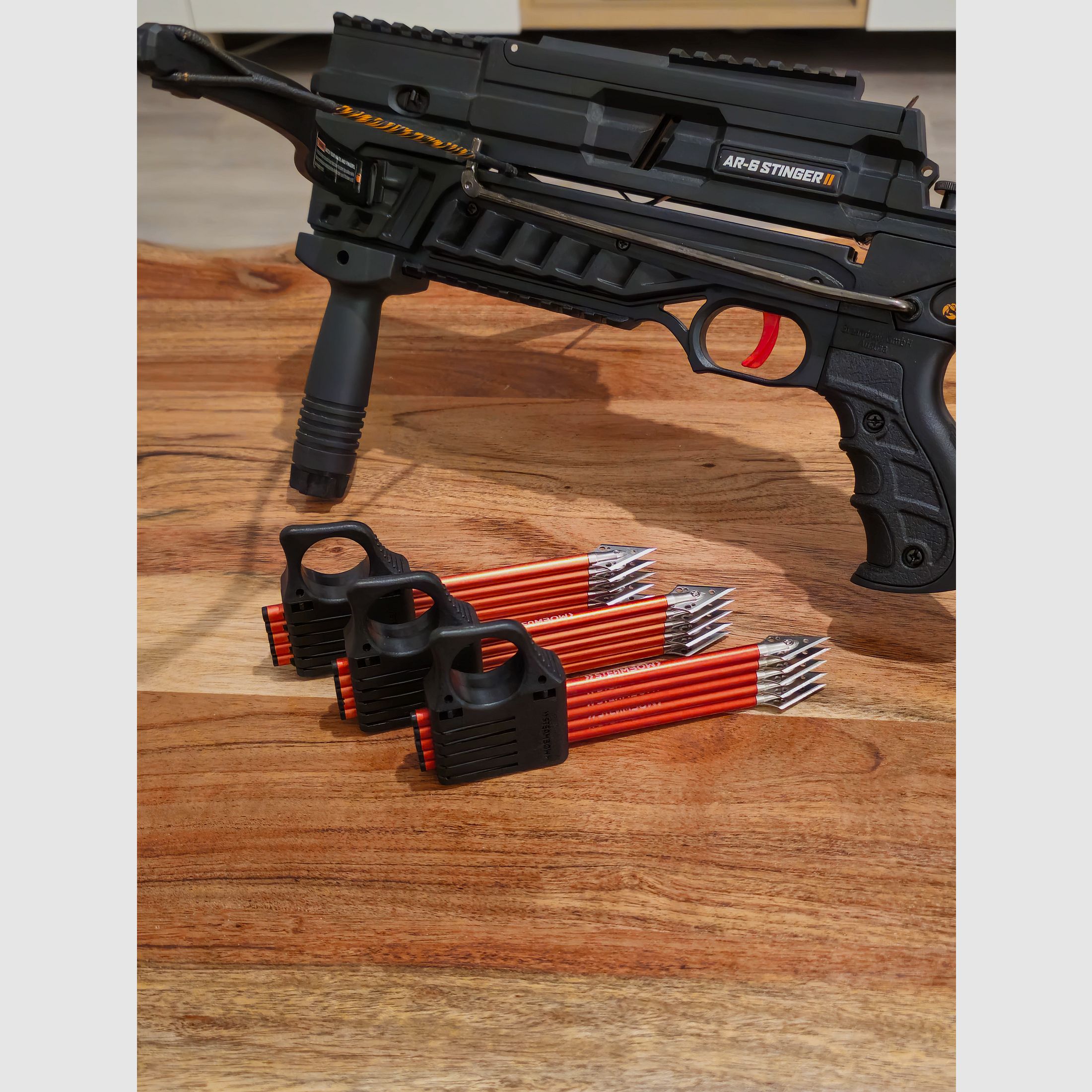 Steambow Stinger II Tactical AR-6 mit Zubehör