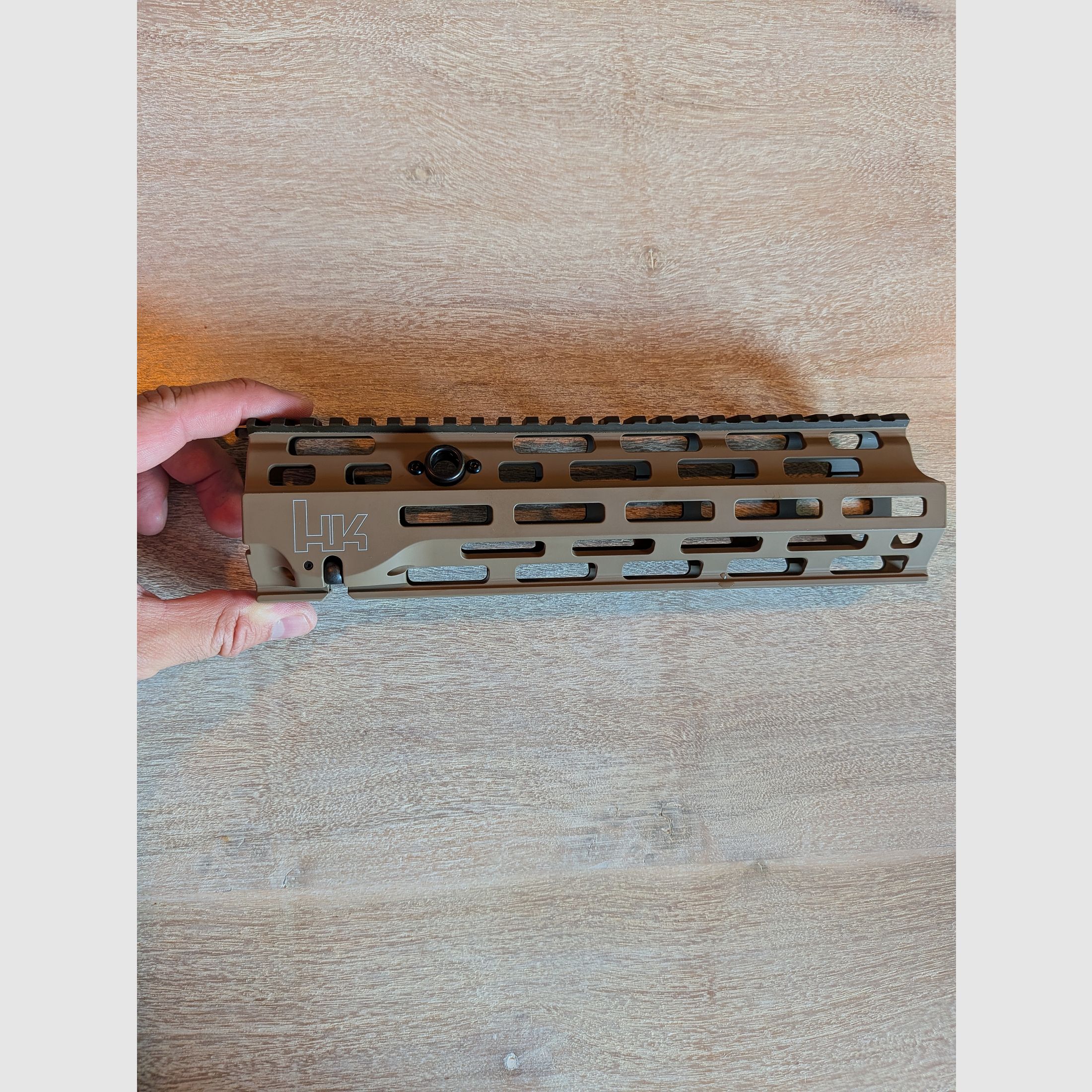 Heckler & Koch M-LOK handguard z szybkim mocowaniem do MR223 FDE, do lufy 11"/14,5"/16,5" (krótki handguard)