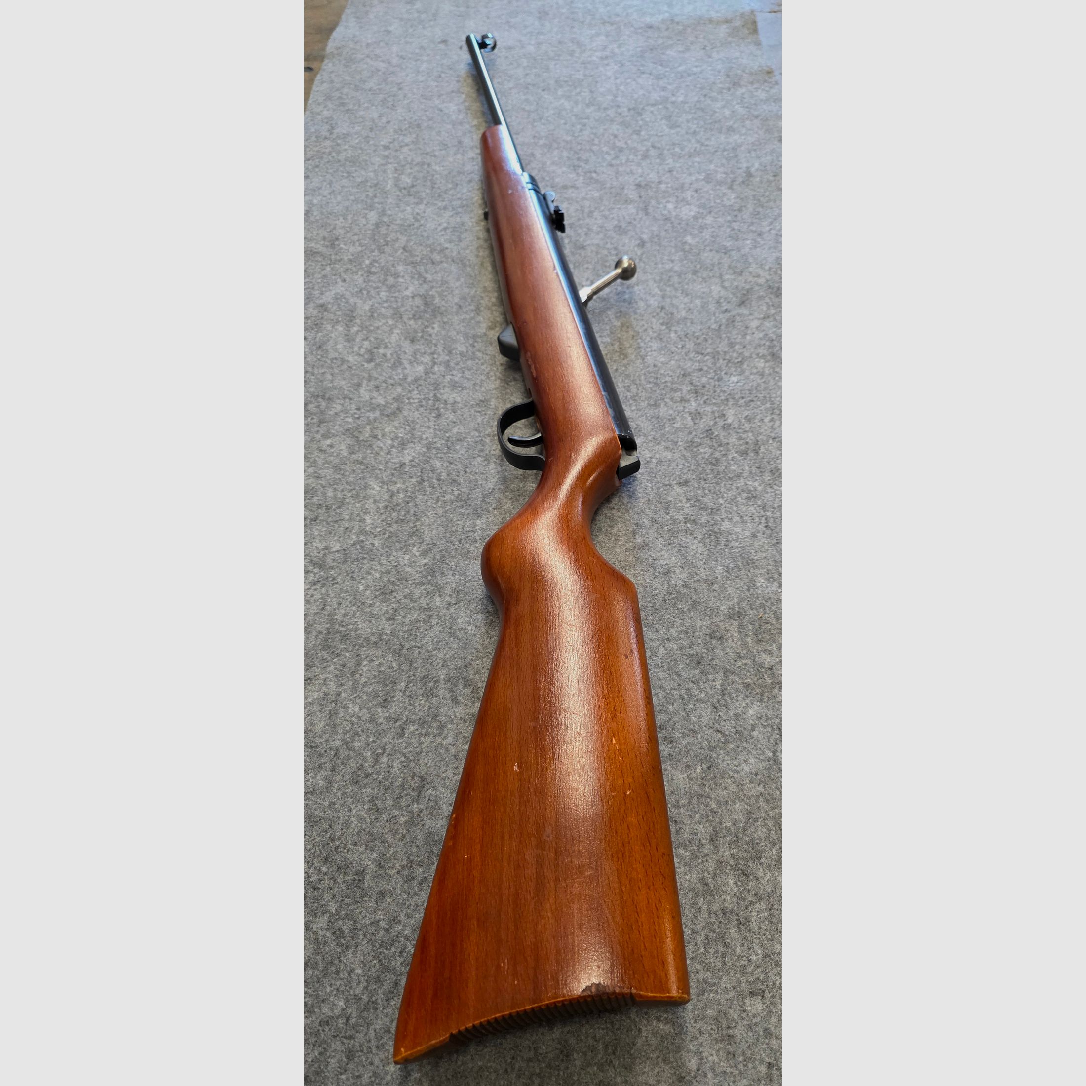 Exécution spéciale avec seulement 2 vis de fixation et longueur normale Haenel 310 avec détente standard, carabine à répétition Kirmes 4,4 mm carabine à air.