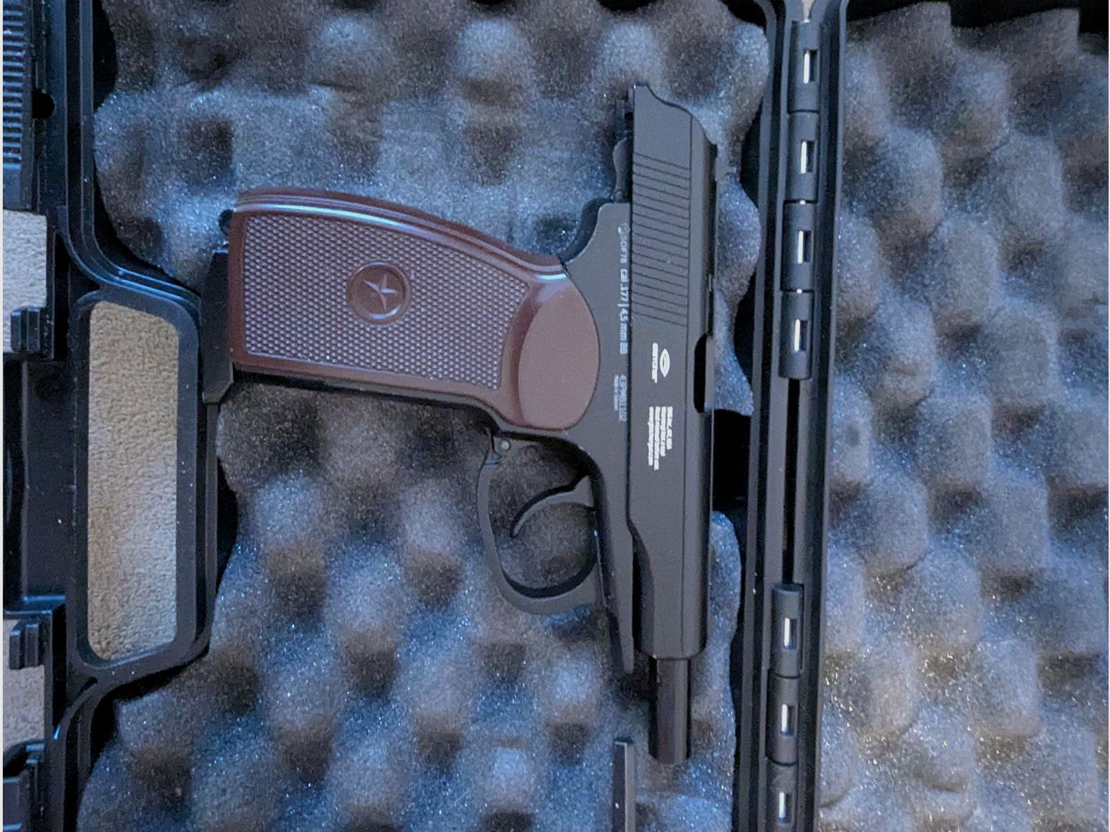 CO2 Pistole Makarov mit plowback