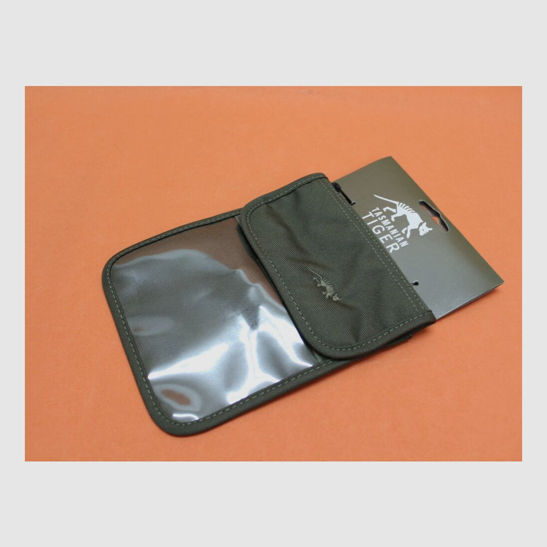 Tasmanian Tiger TT Neck Pouch (7621) 036 cub : housse de document avec rabat et poche zippée d'environ 280x145x15mm