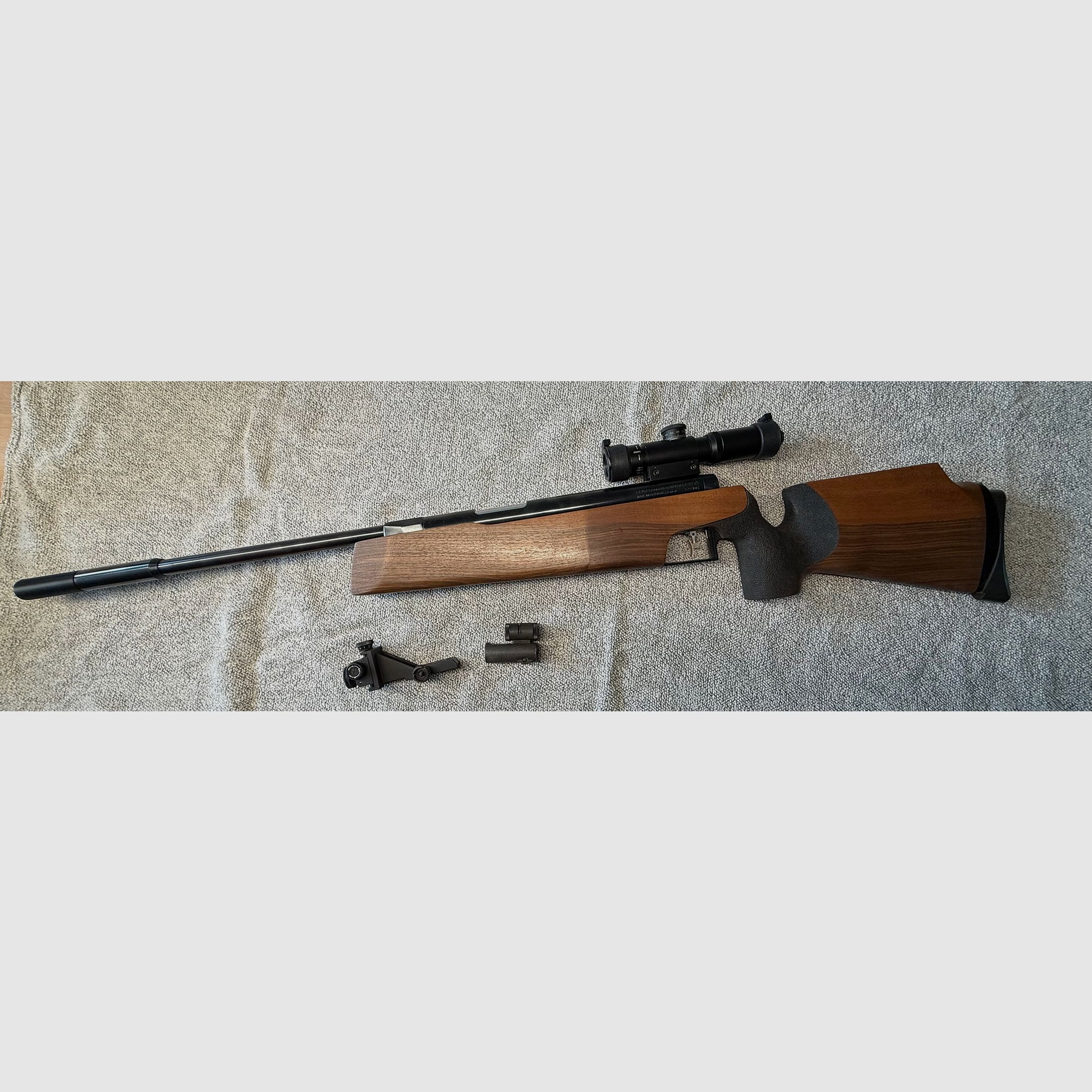 Feinwerkbau 300S Nussbauschaft, Linkshänder