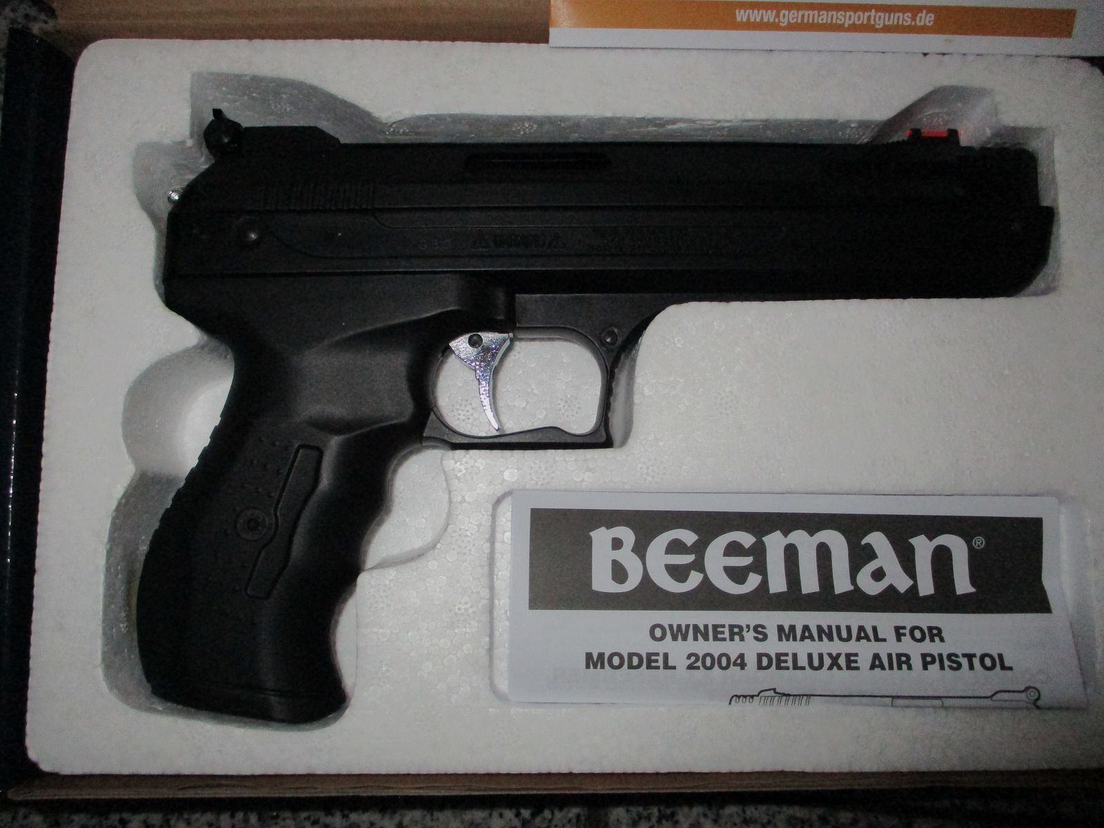 Beeman P17 pistola ad aria 4,5 mm Nuova appesa come decorazione per circa 6 mesi al muro con tavoletta di legno