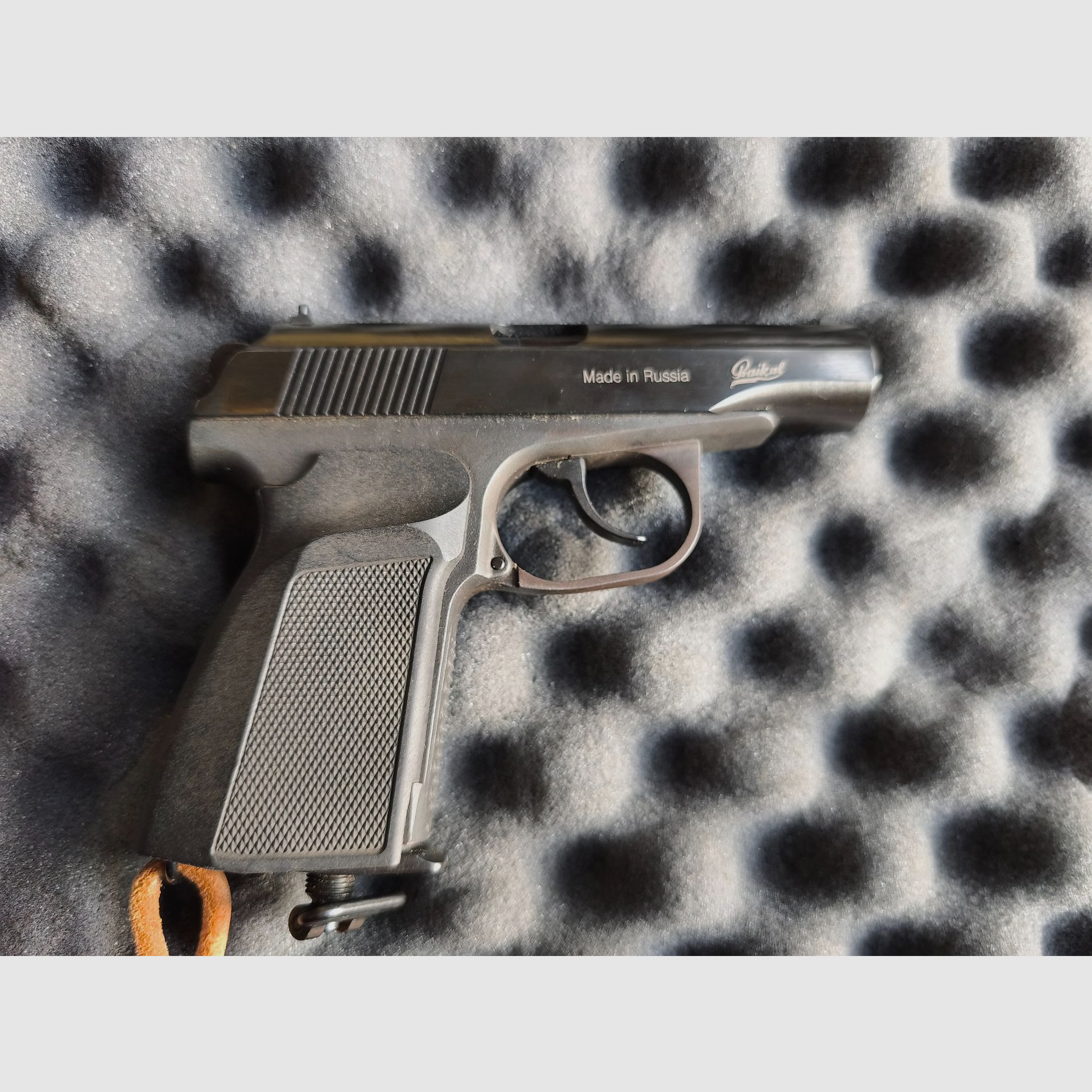 Pistolet à air CO₂ Baikal Makarov MP-654K en calibre 4,5 mm, image 2 sur 3
