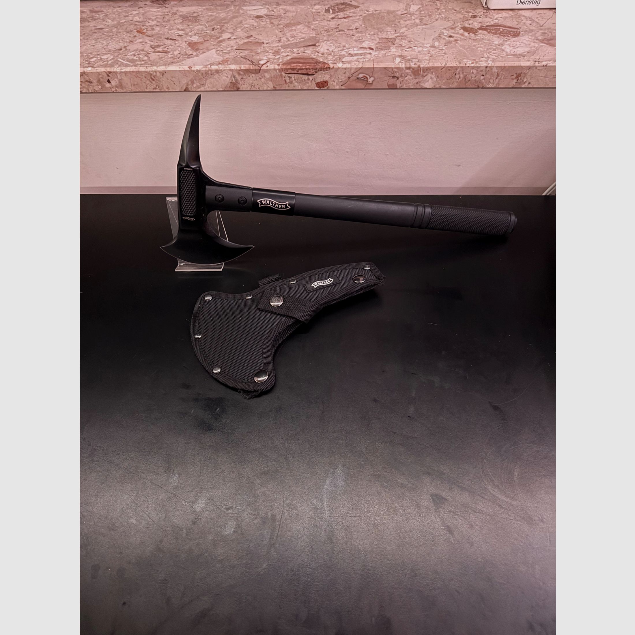 Walther Axt Tomahawk (Schwarz), Bild 1 von 4