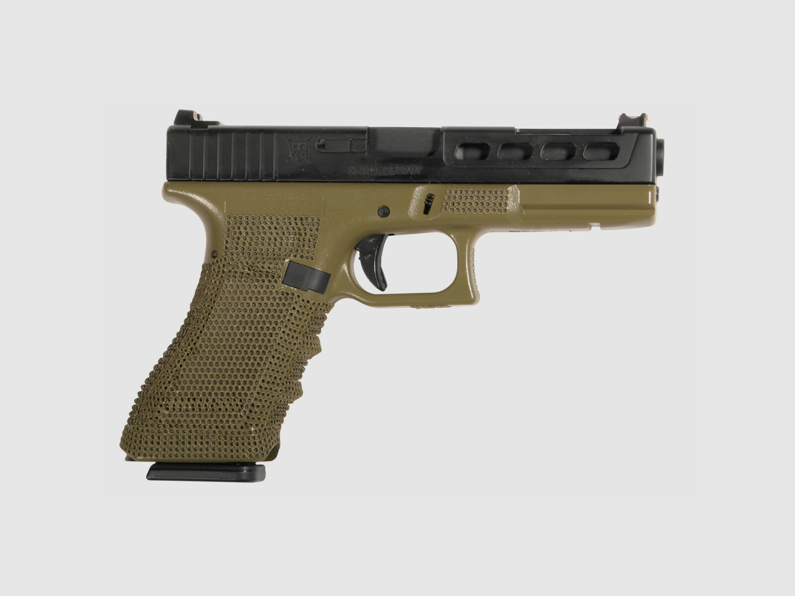 P06 GBB Airsoft Pistole in Oliv | Delta Armory