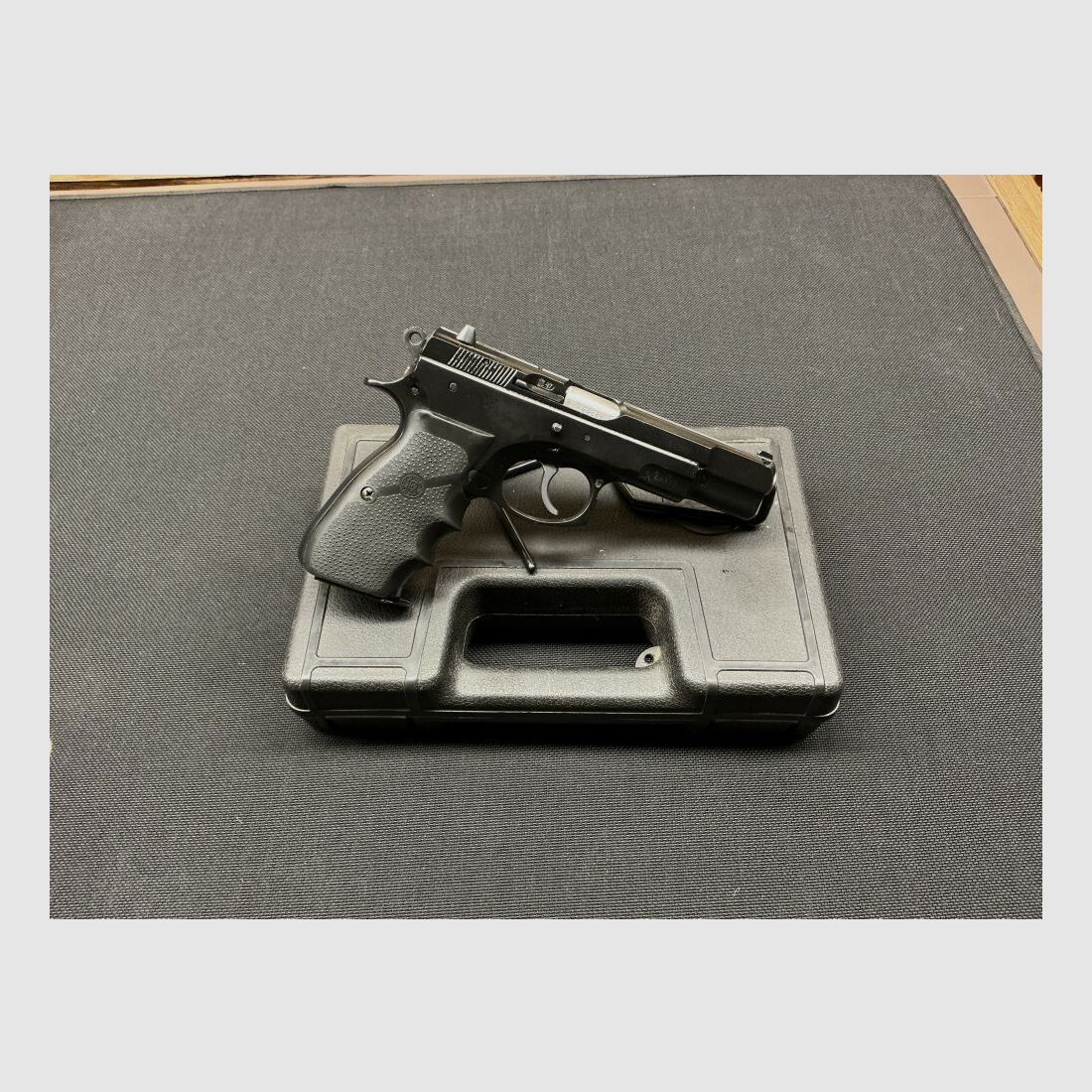 ZBROJOVKA BRNO M75 9mmLuger, Bild 1 von 5