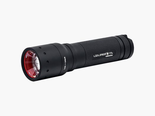 La Ledlenser T7.2 impressiona per via di un cono di luce omogeneo e ultra lucente: nell’impostazione meno luminosa la durata si estende per ben 25 ore