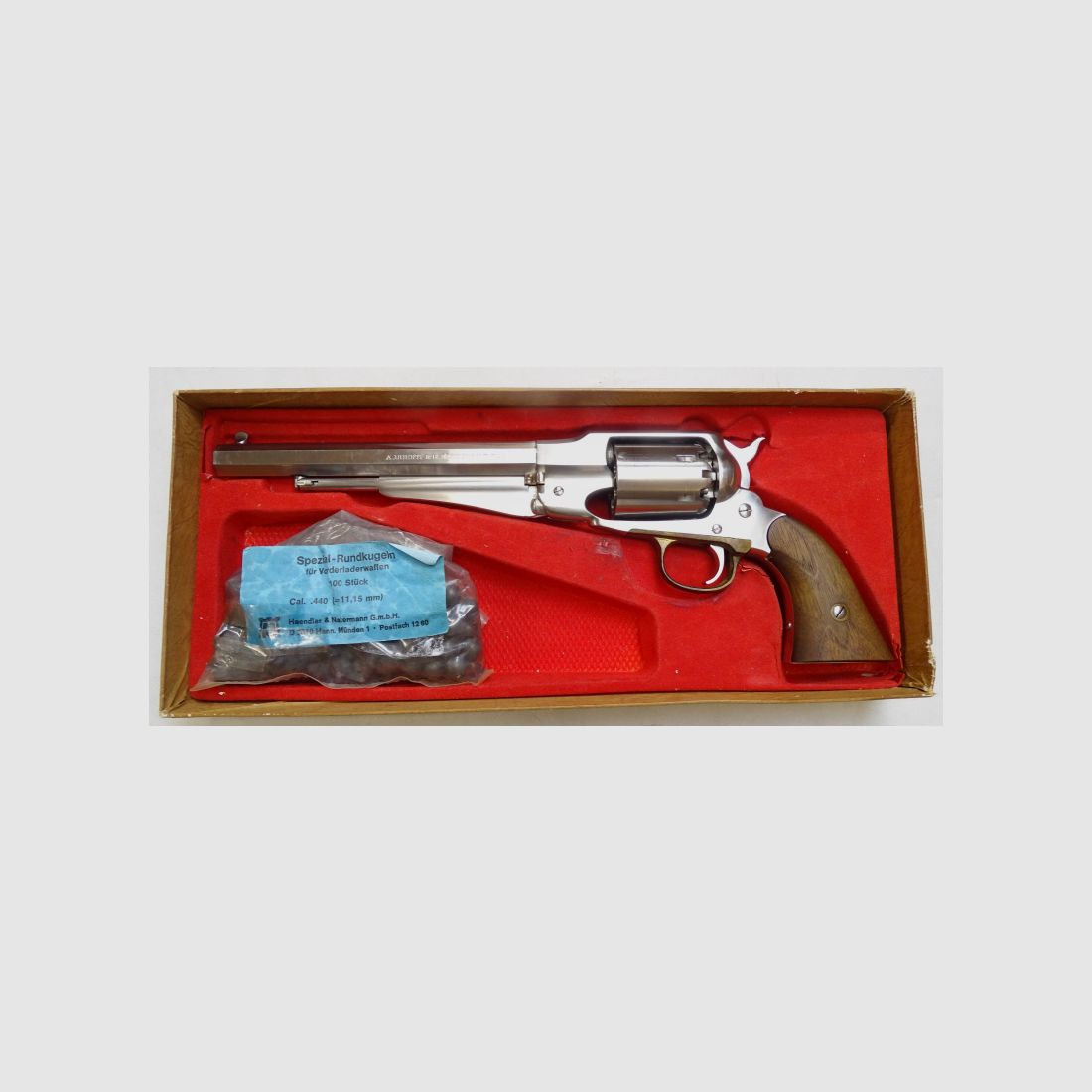 Original Hege-Uberti Perkussionsrevolver Model 1858 New Army Inox Kaliber .44