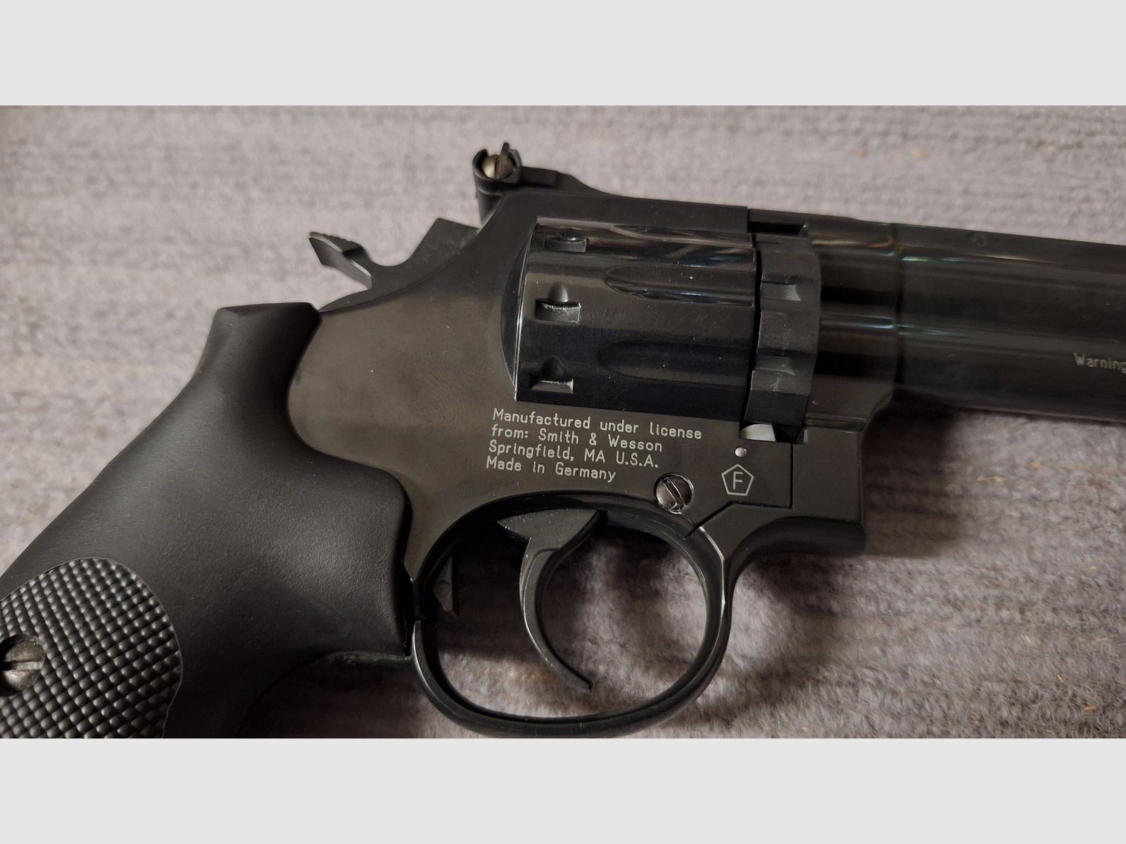 Smith & Wesson 586 - 6 pollici brunito 4.5mm Diabolo