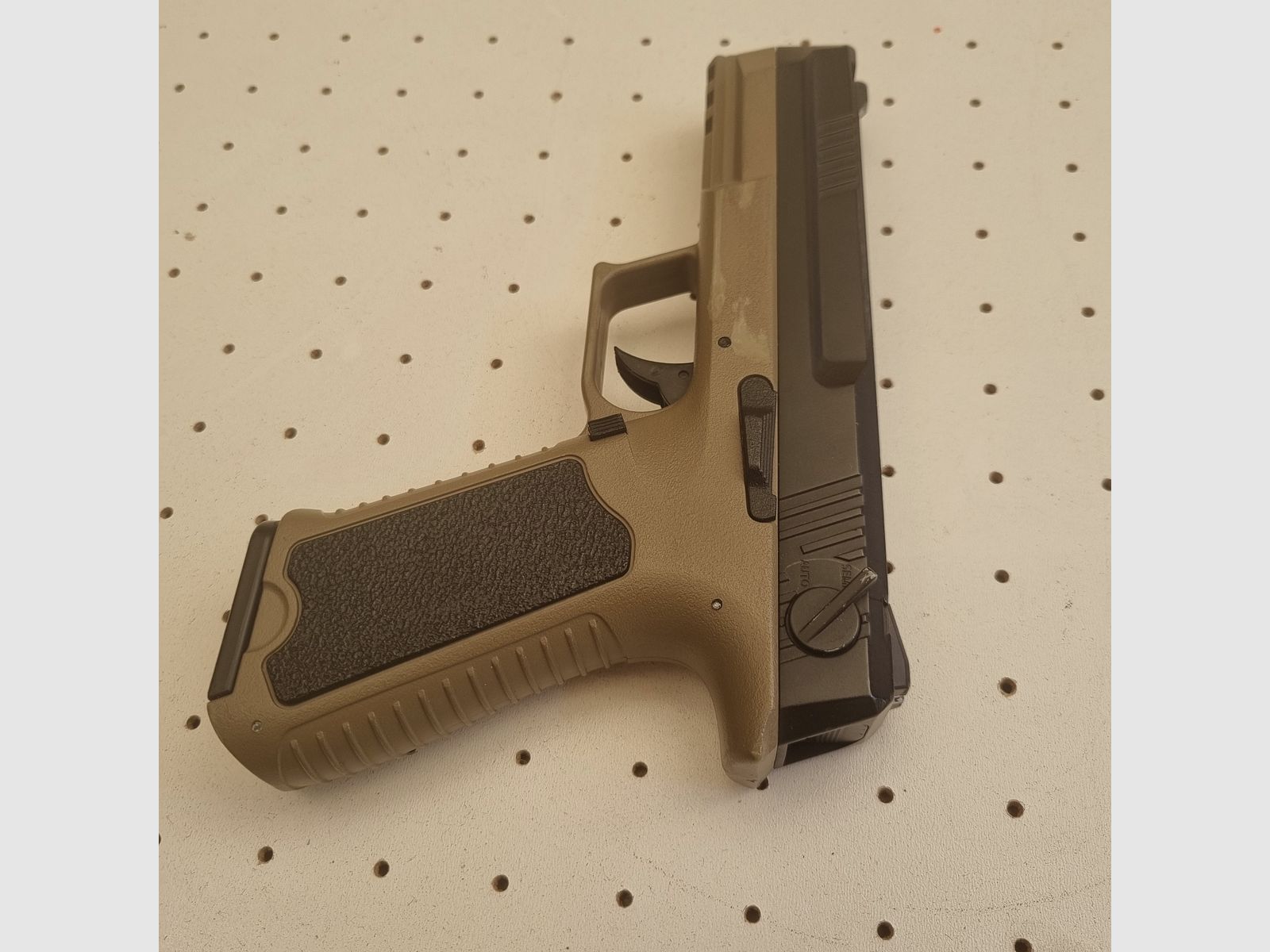 Airsoft Pistole AEP von CYMA