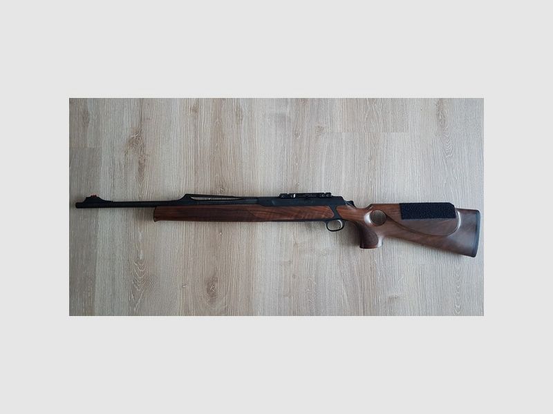 Sauer 303 Kaliber .300 Win. Mag. mit Mündungsgewinde und Lochschaft