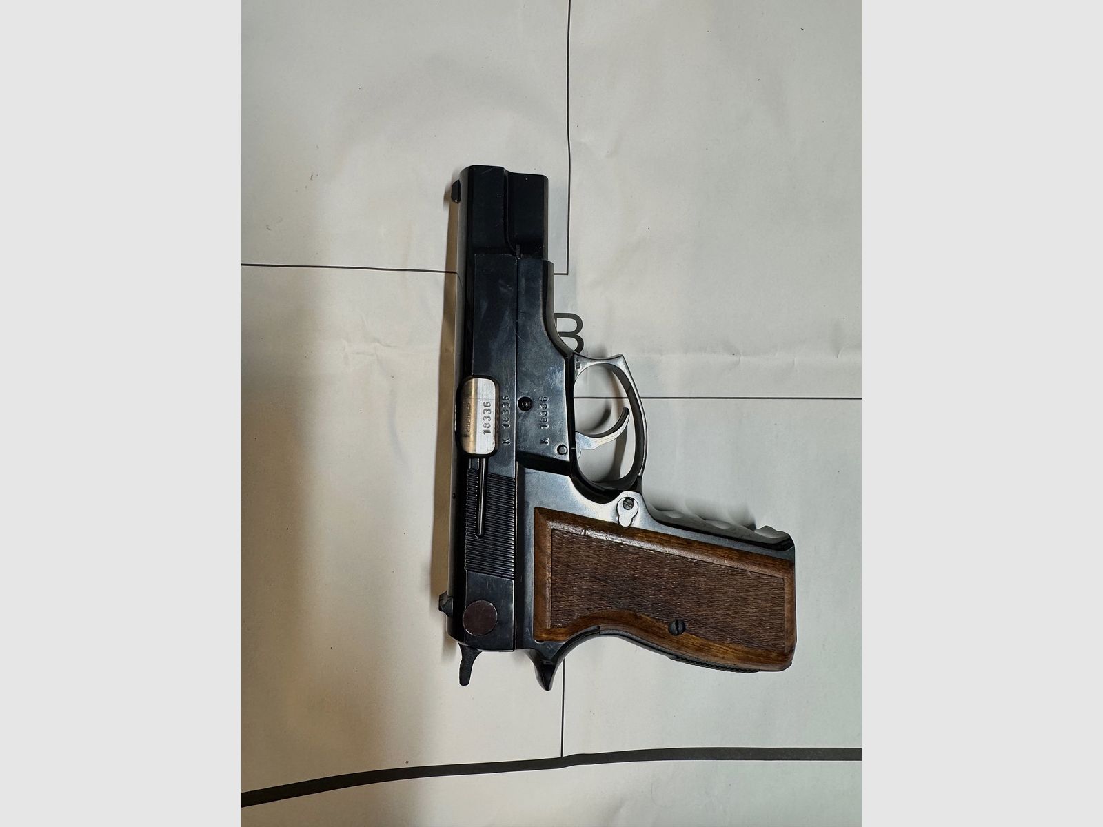 halbautomatische Pistole Luger M90DA Kal. 9mmLuger