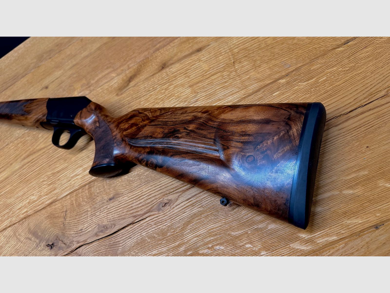 Blaser R8 Schaft / Holzklasse 7 / Bayrische Doppelfalzbacke / seidenmattes Finish / Logo Schwarz, Bild 6 von 8