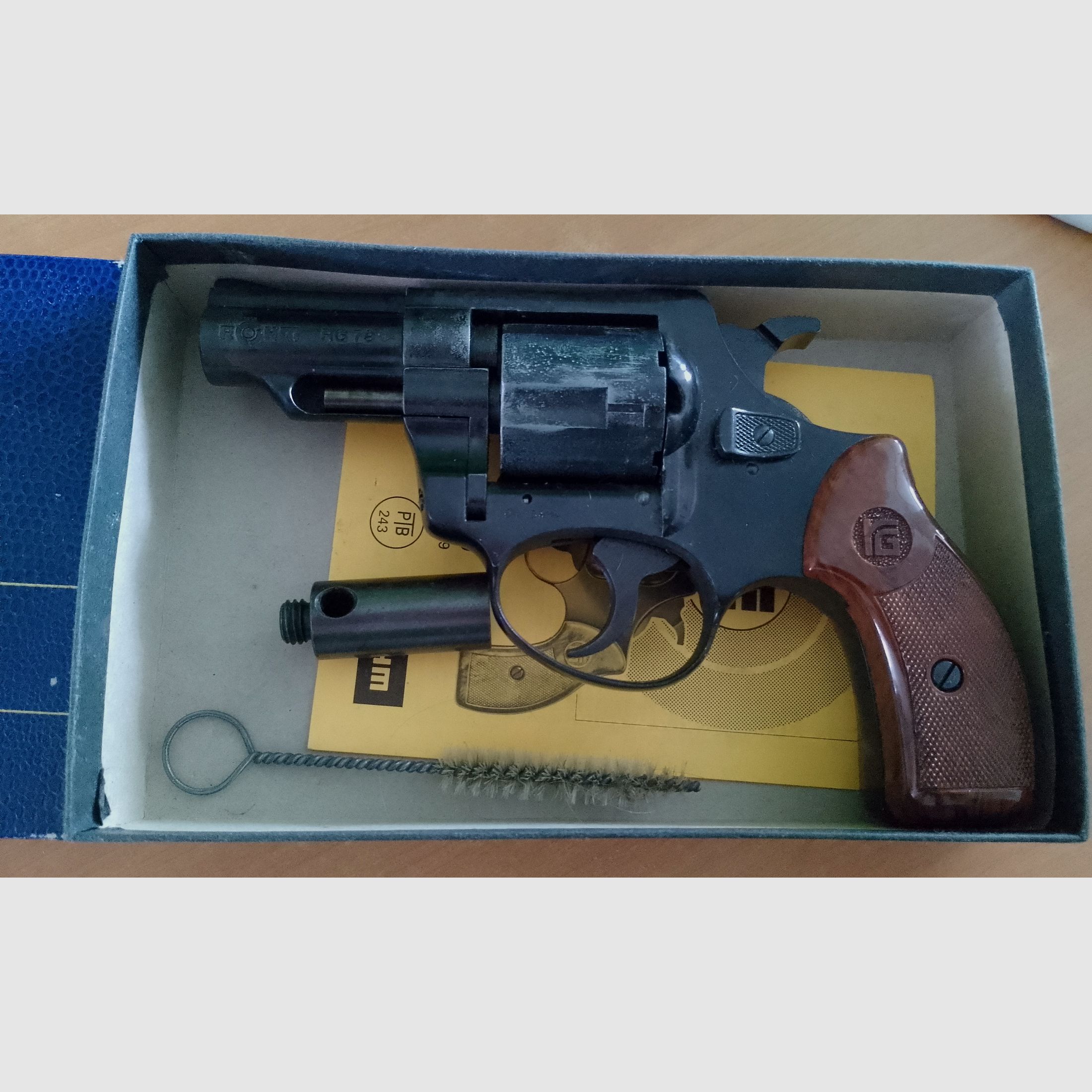 Seltener Röhm RG 79 im Kaliber 9mm Knall/ PTB 243 komplett mit Zubehör!