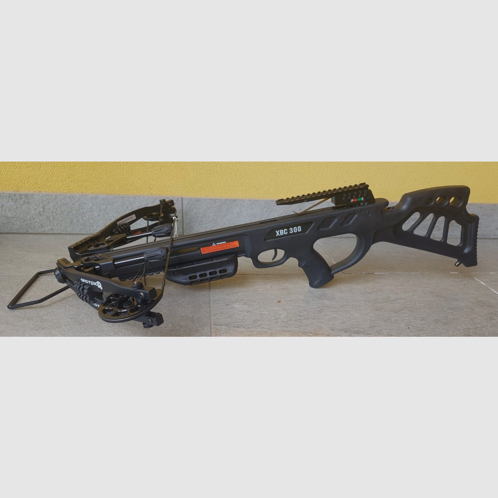 SCORPION 175 Bogen inklusive Optik, Köcher und Bolzen