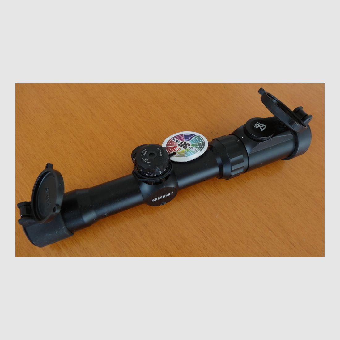 UTG-Leapers UTG-Leapers 1-8X28mm CQB-richtkijker, 36-kleurige Circle-Dot